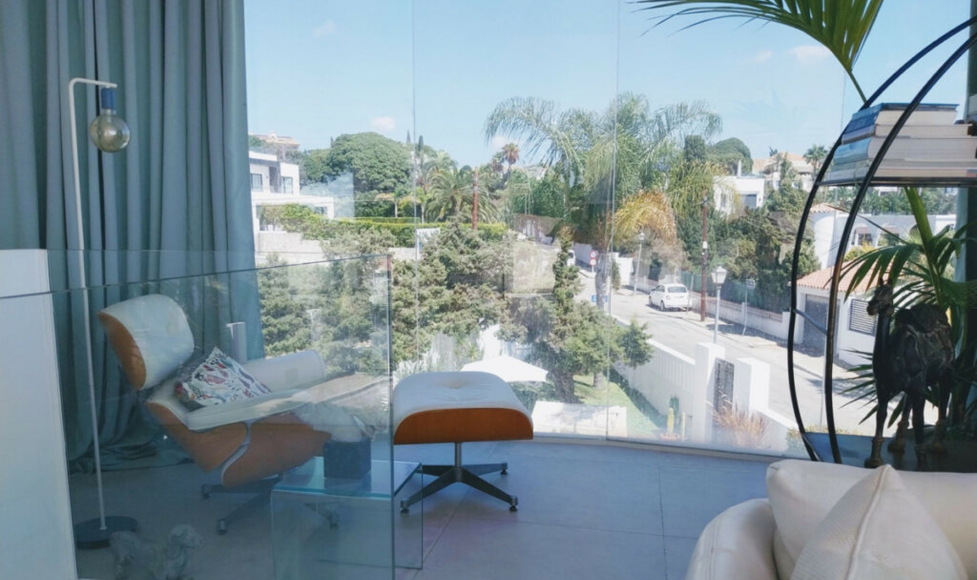 Resale - House -
Marbesa