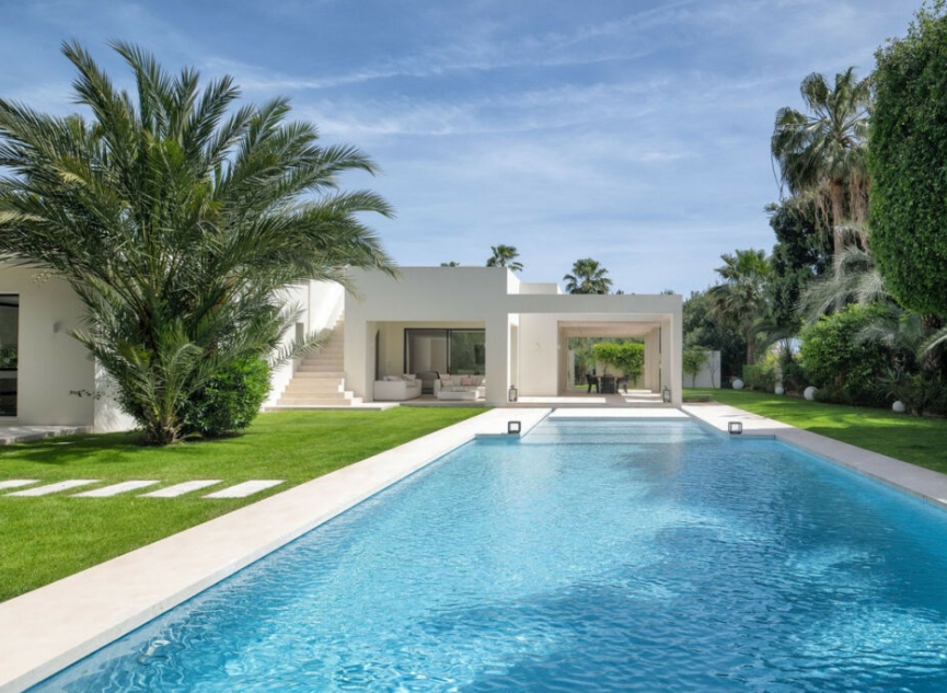 Resale - House -
Marbesa