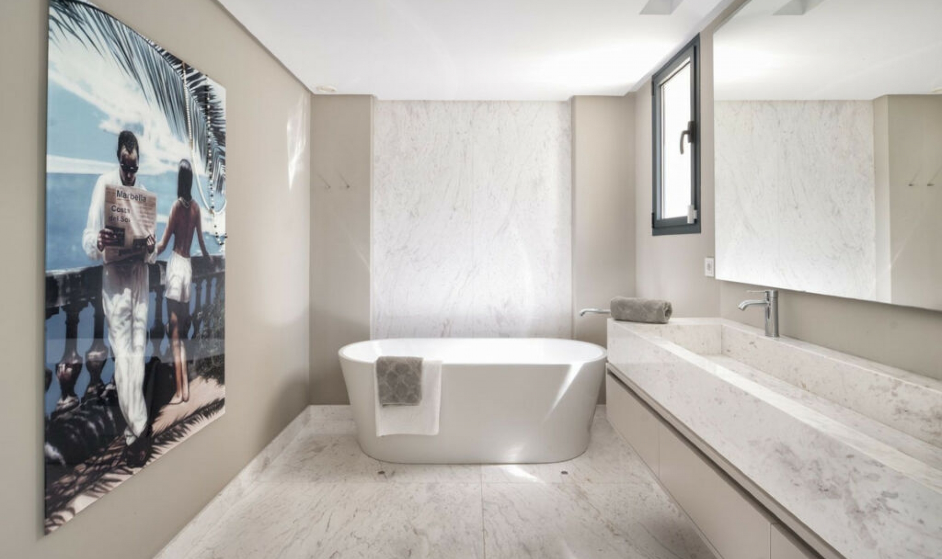 Resale - House -
Marbesa