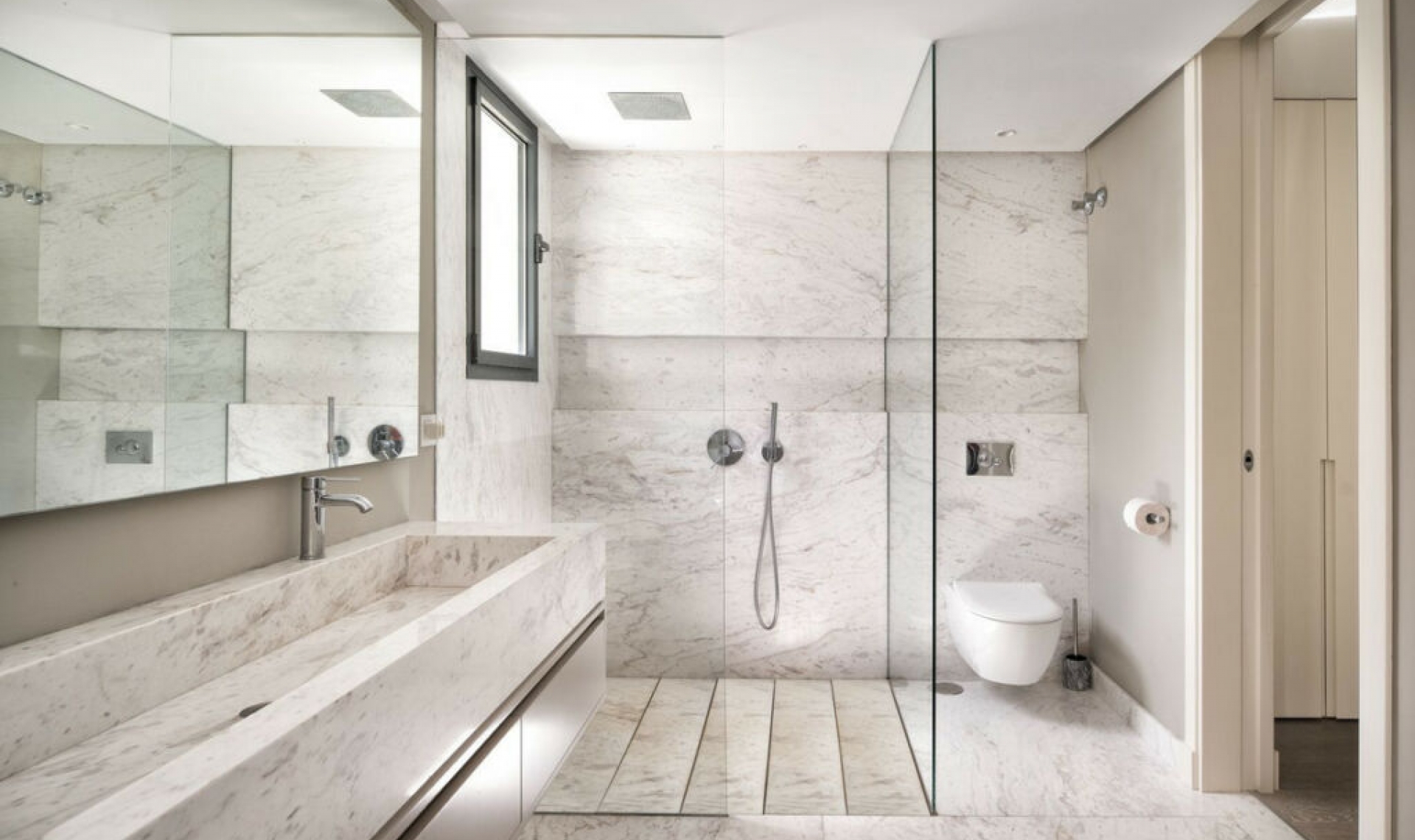 Resale - House -
Marbesa