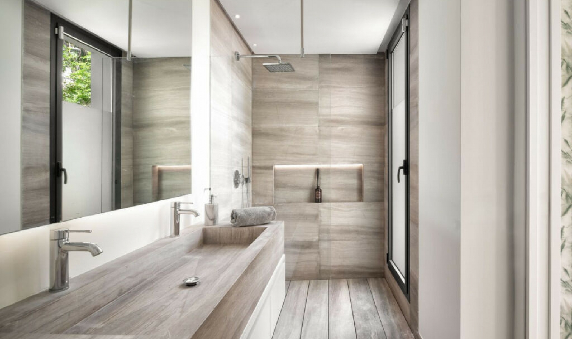 Resale - House -
Marbesa