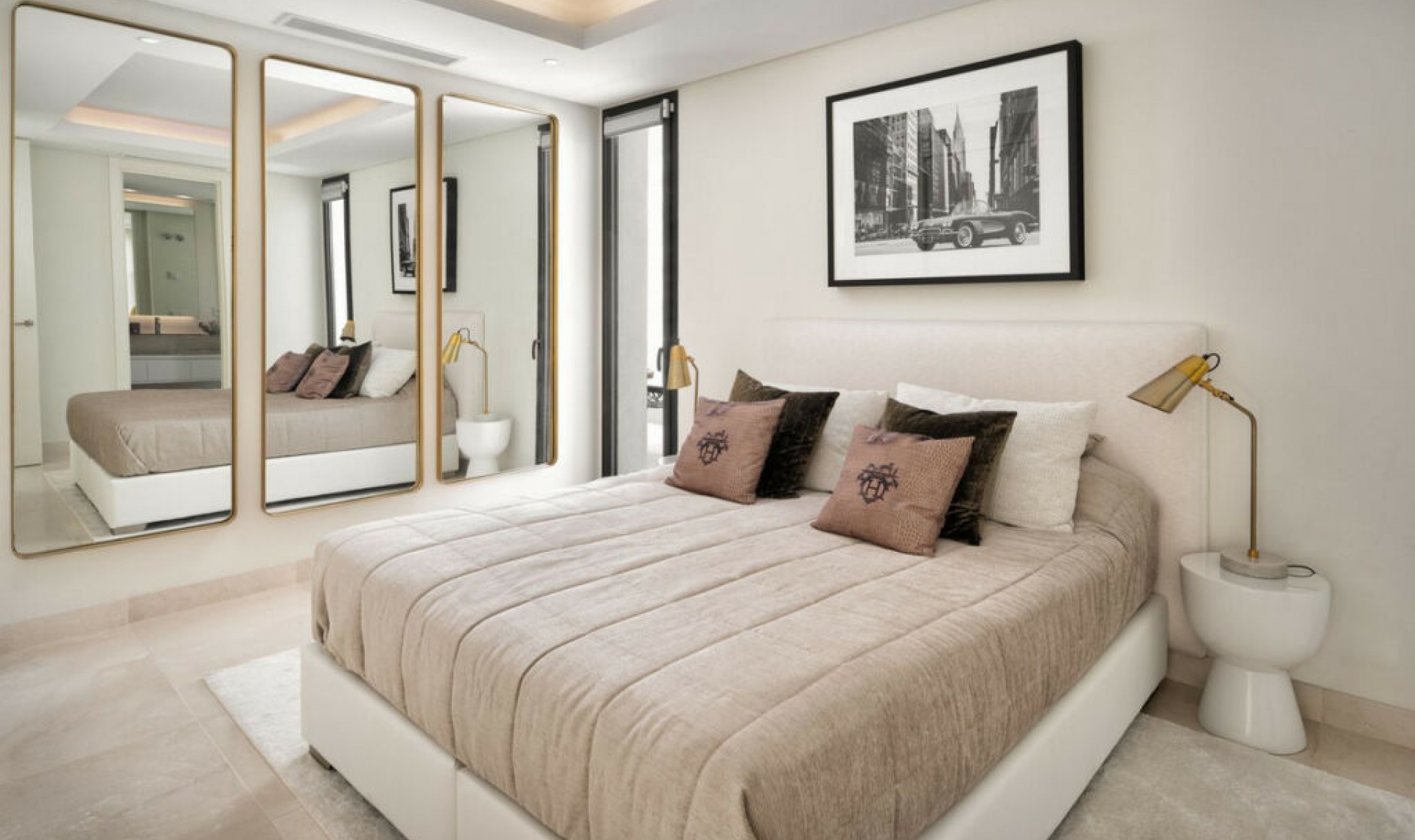 Resale - House -
Marbesa