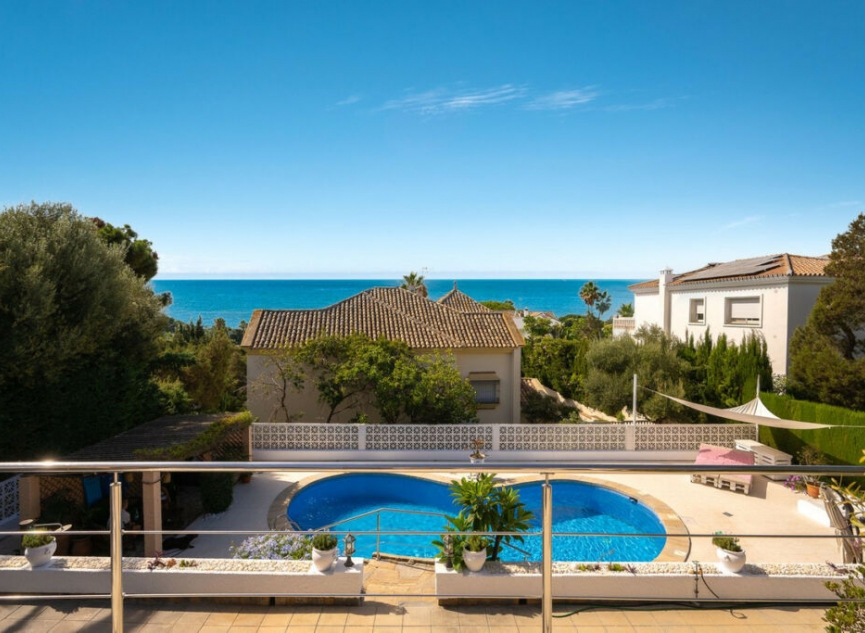 Resale - House -
Marbesa