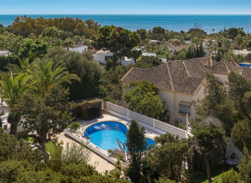 Resale - House -
Marbesa