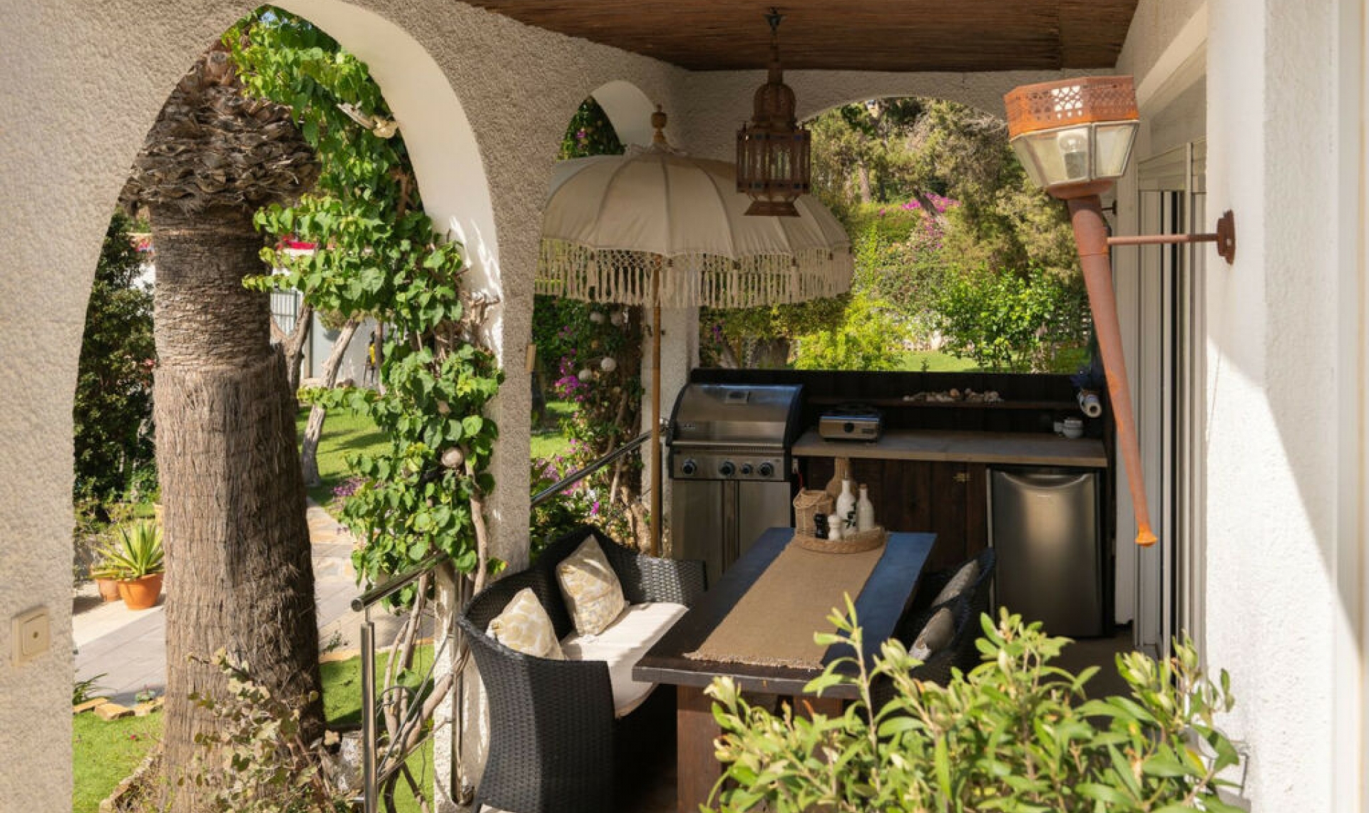Resale - House -
Marbesa
