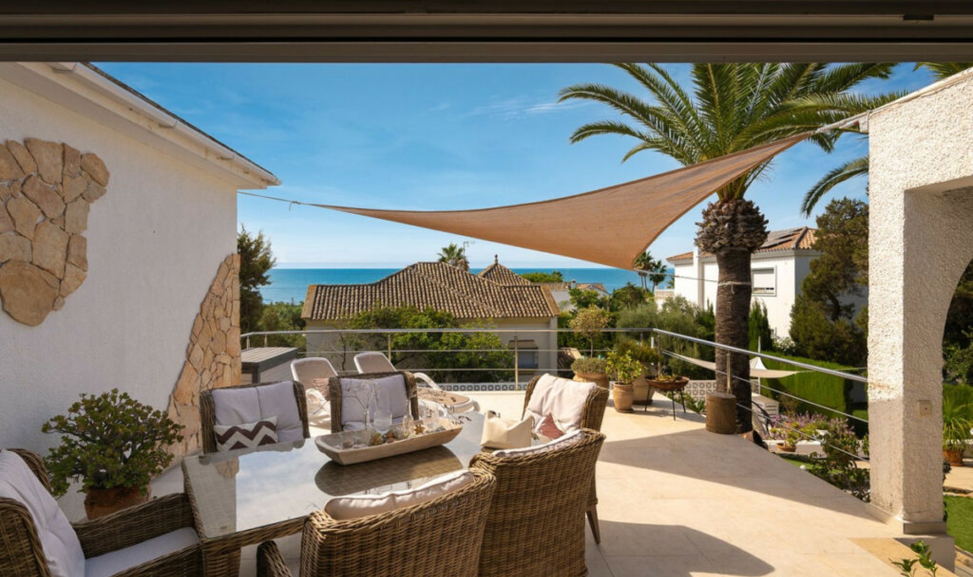 Resale - House -
Marbesa