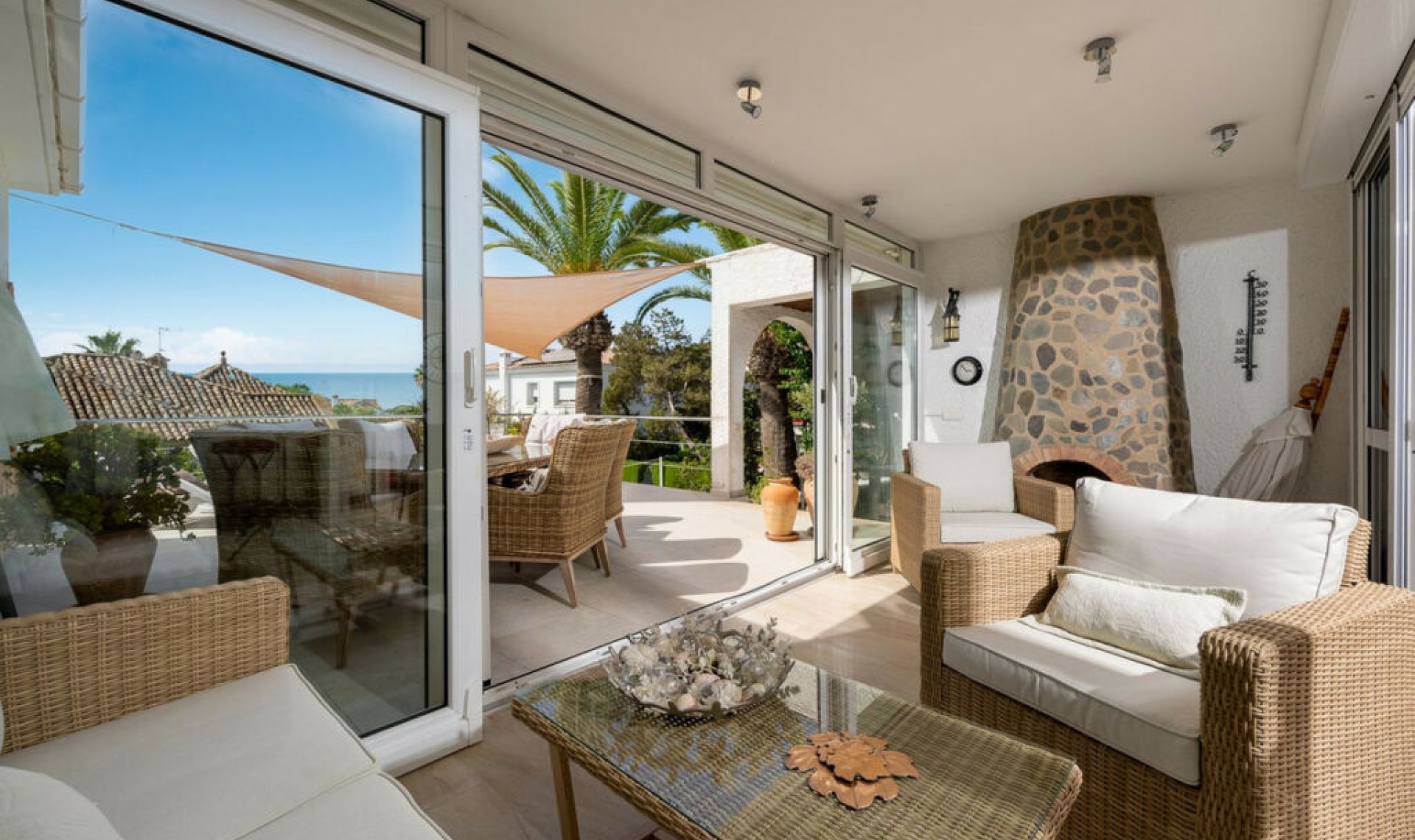 Resale - House -
Marbesa