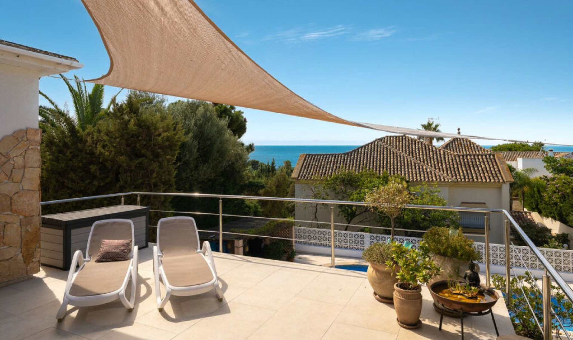 Resale - House -
Marbesa