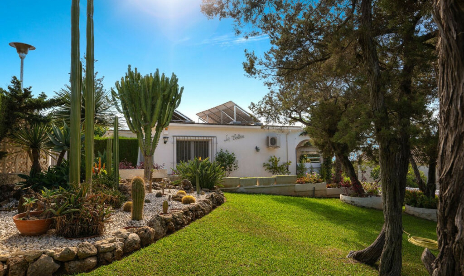 Resale - House -
Marbesa