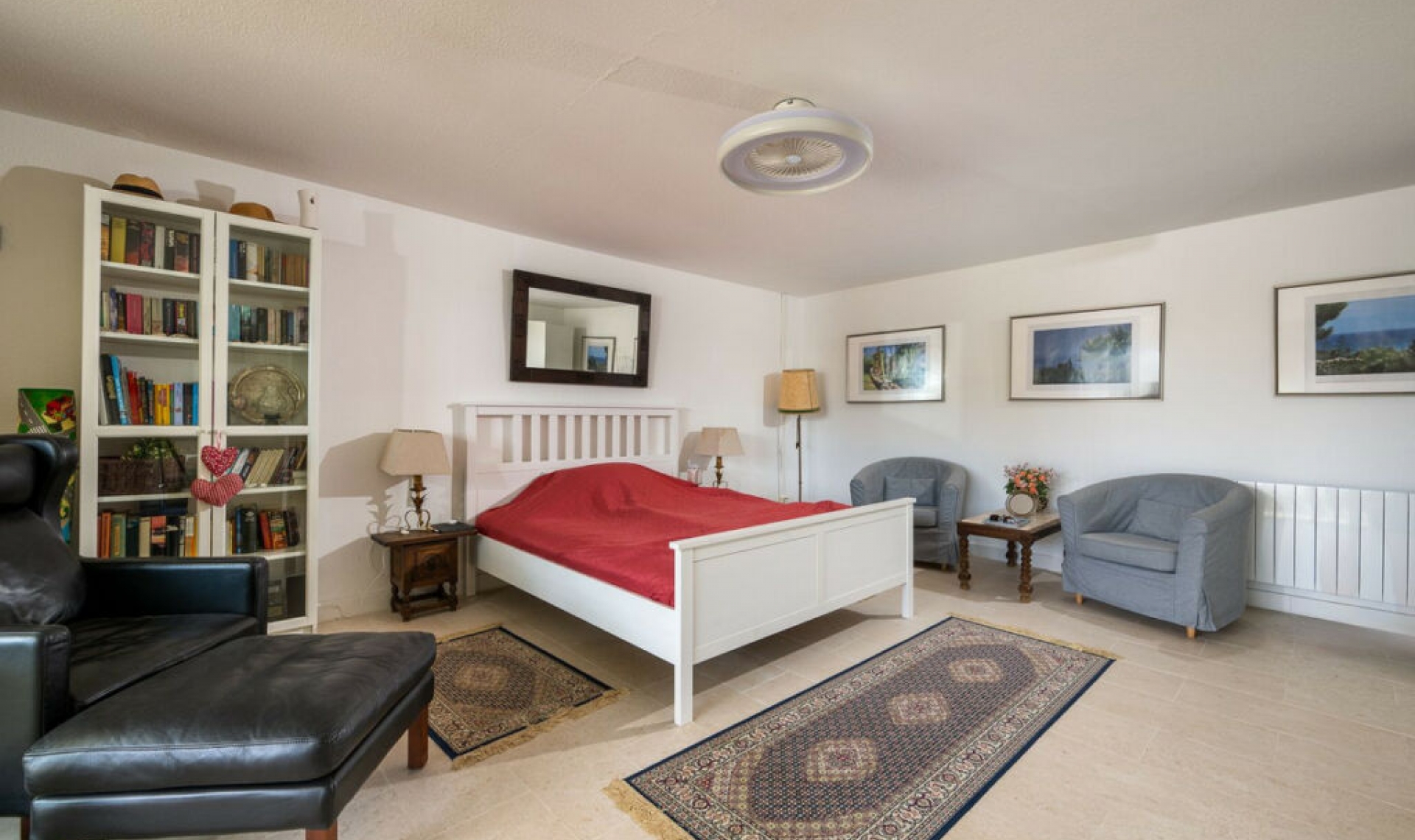 Resale - House -
Marbesa