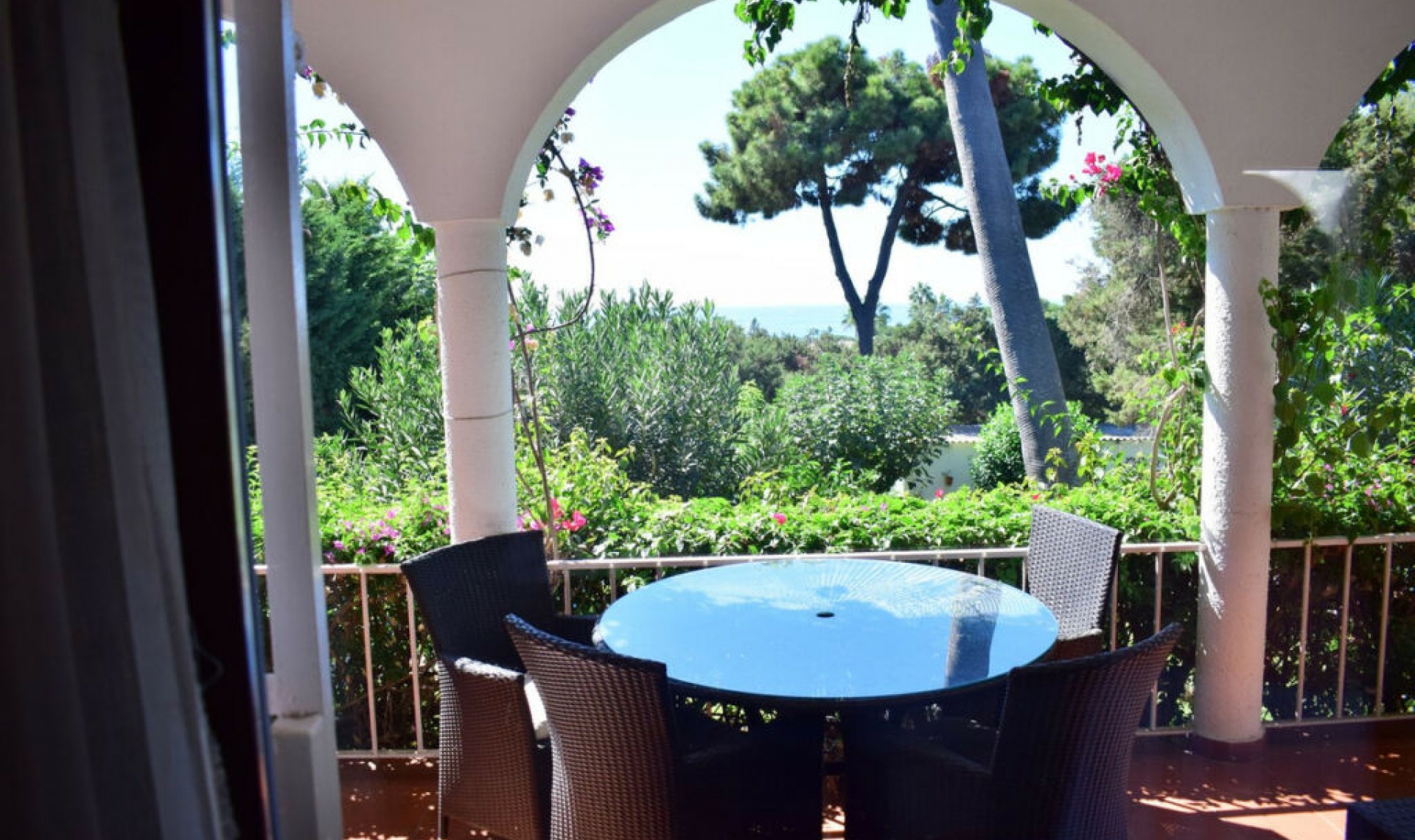 Resale - House -
Marbesa