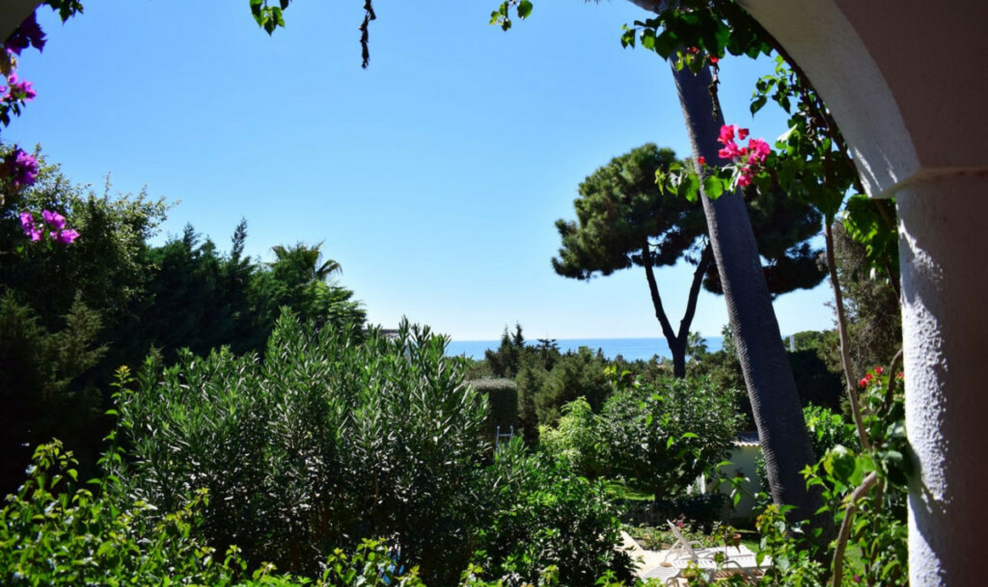 Resale - House -
Marbesa