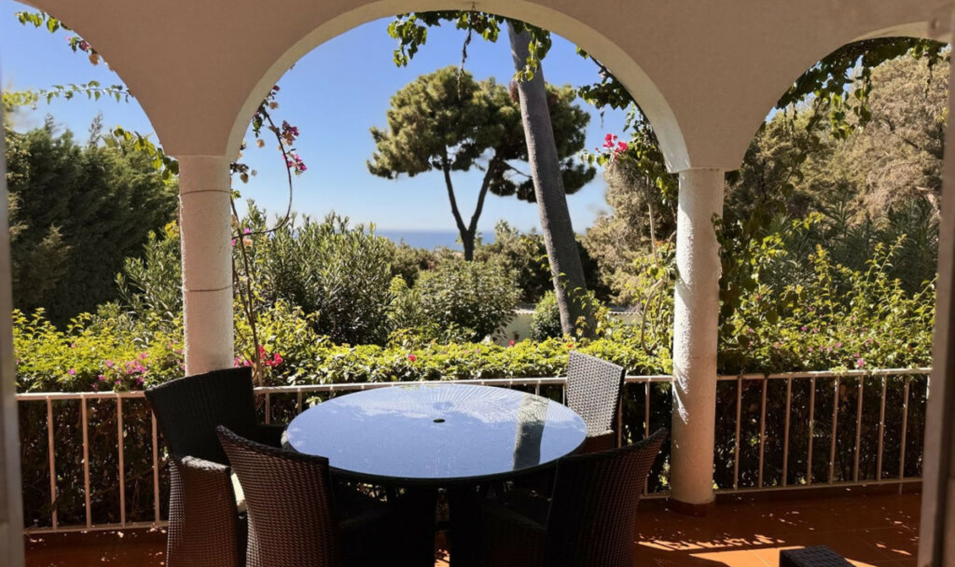 Resale - House -
Marbesa