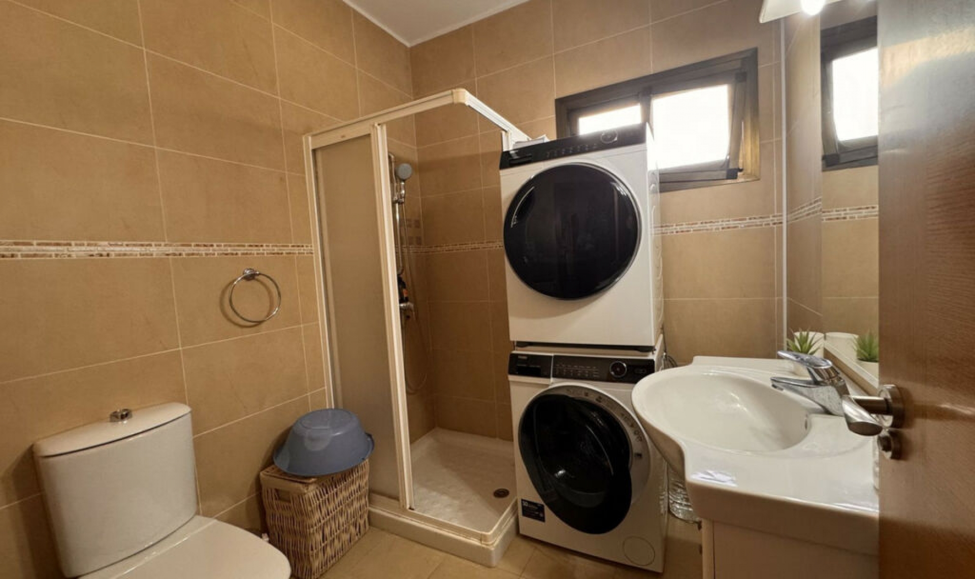 Resale - House -
Marbesa