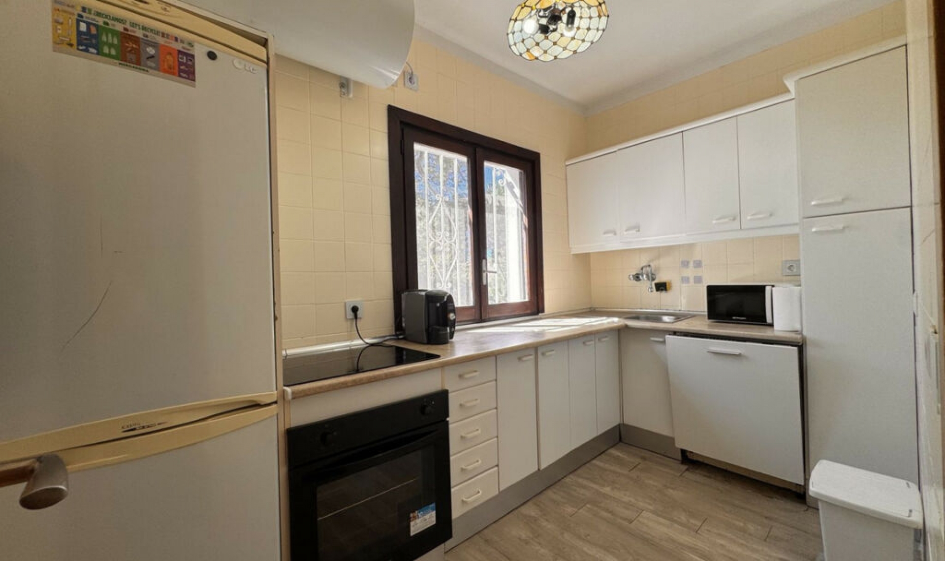 Resale - House -
Marbesa