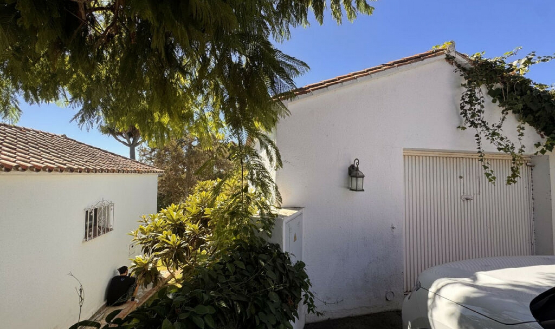 Resale - House -
Marbesa