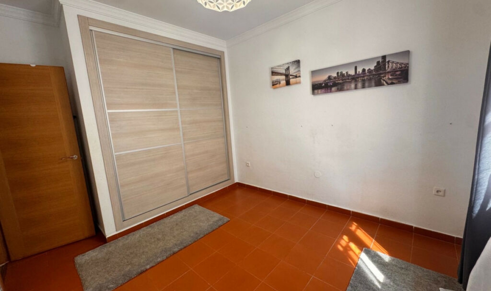 Resale - House -
Marbesa