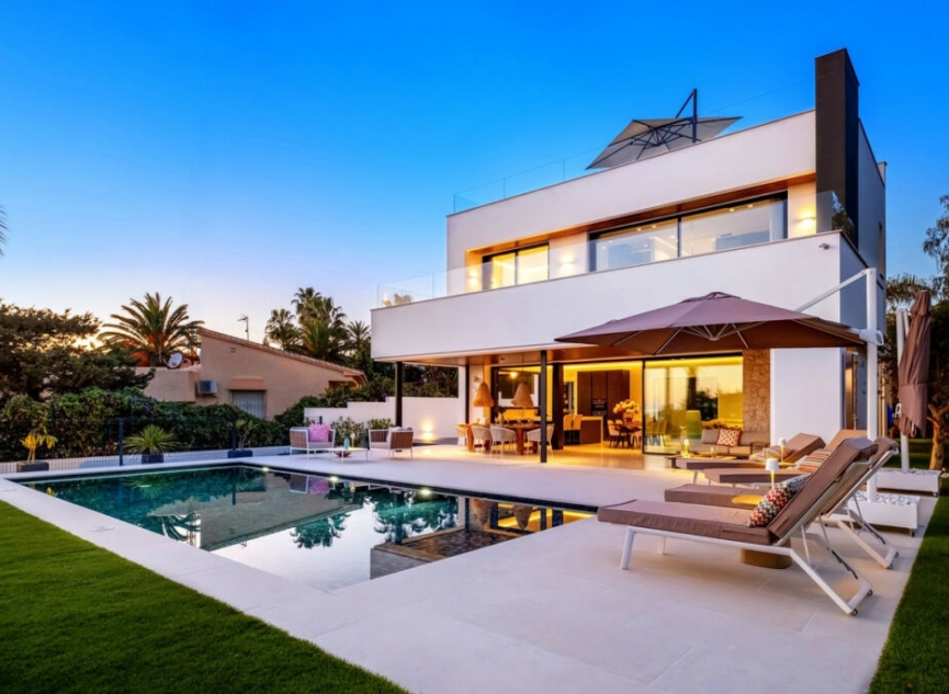 Resale - House -
Marbesa