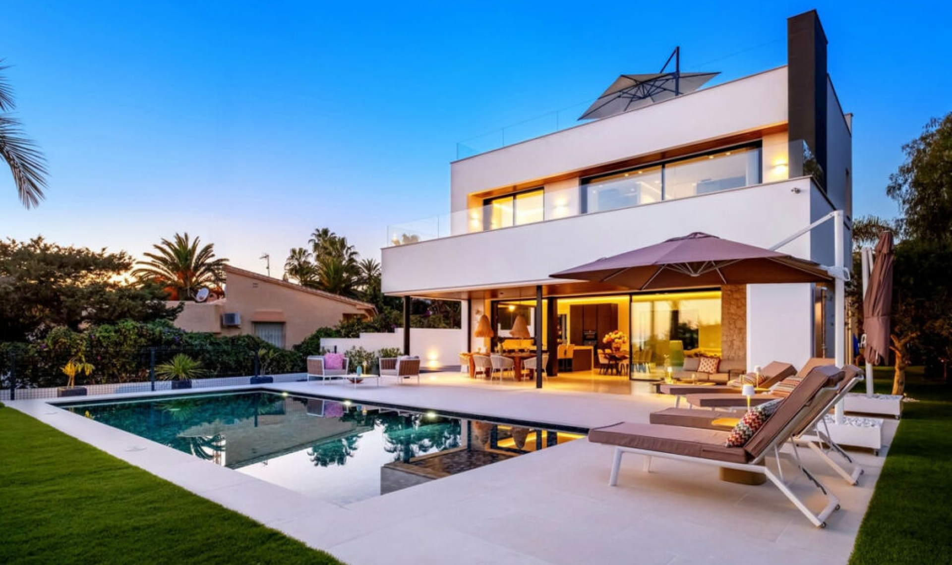 Resale - House -
Marbesa