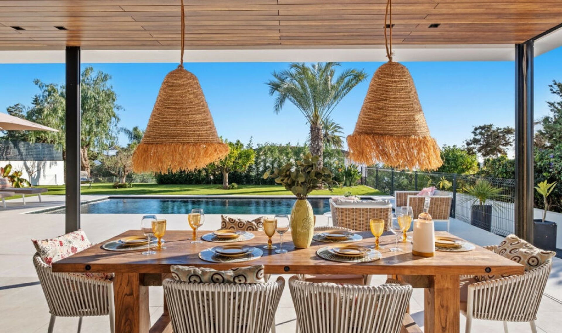 Resale - House -
Marbesa