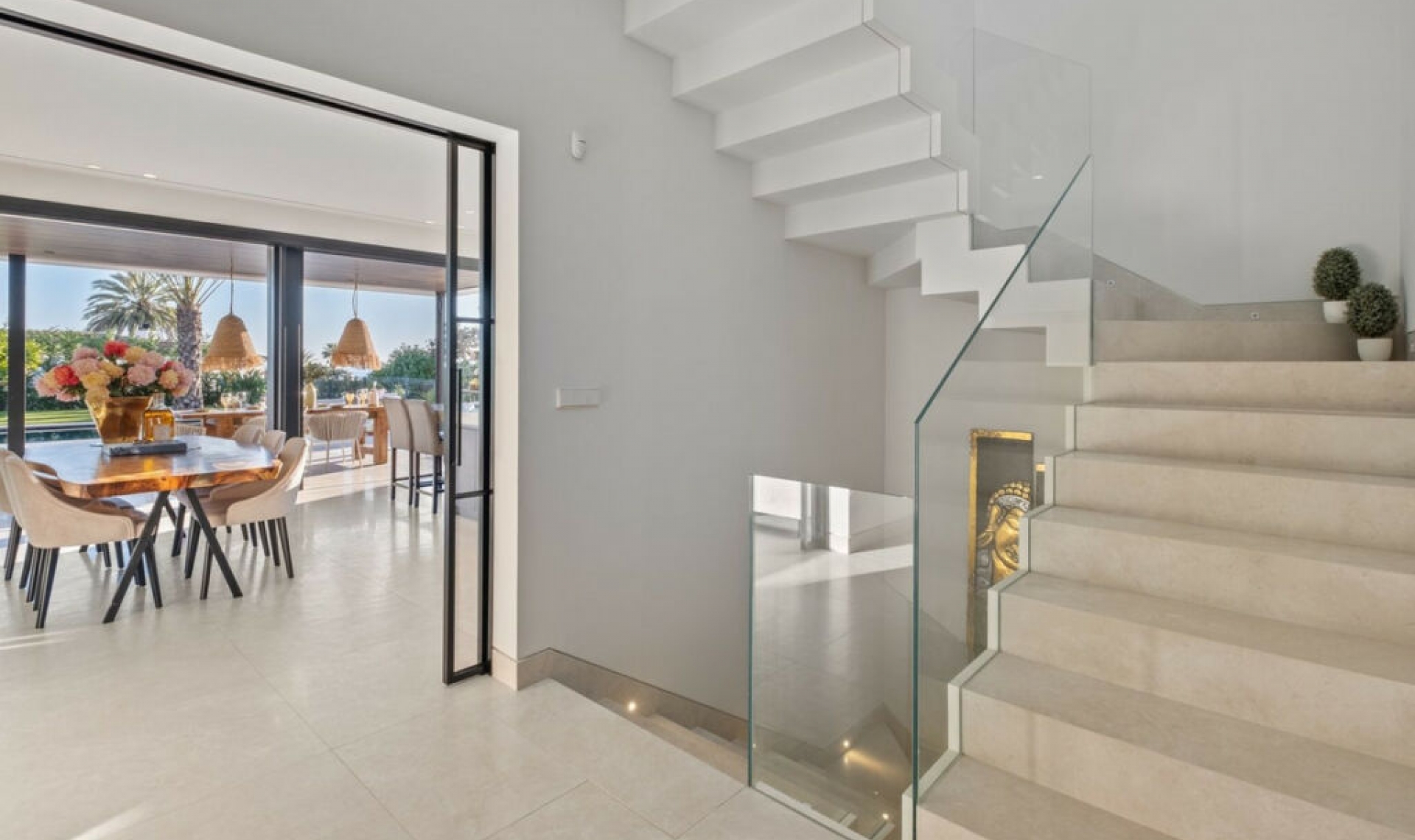 Resale - House -
Marbesa