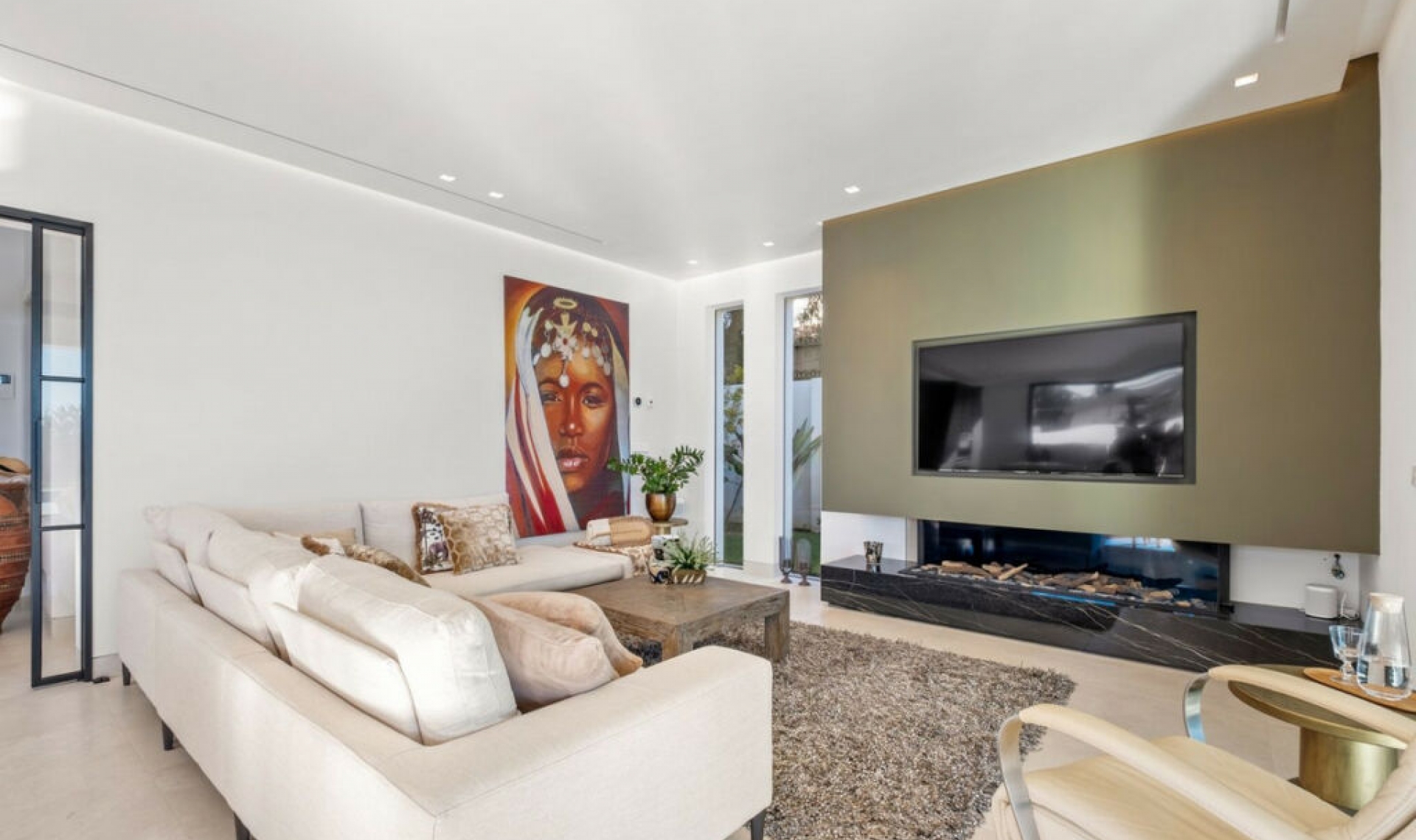 Resale - House -
Marbesa