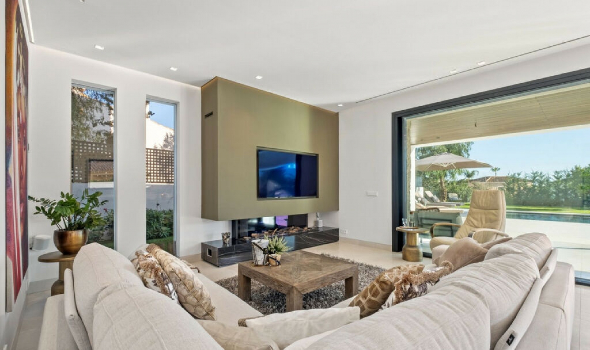 Resale - House -
Marbesa