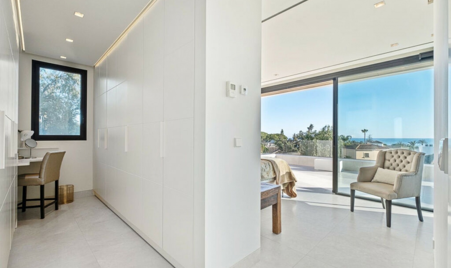 Resale - House -
Marbesa