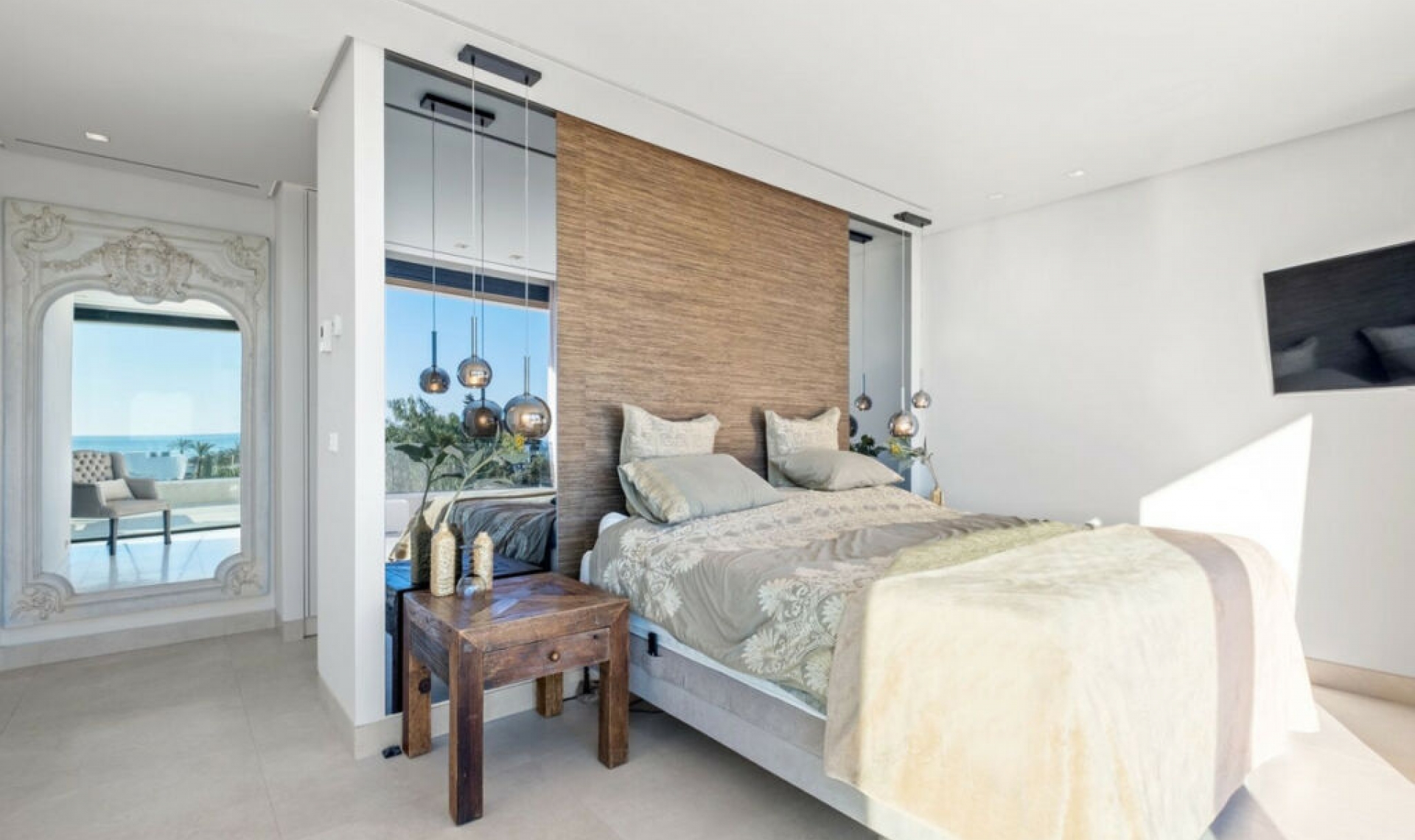 Resale - House -
Marbesa