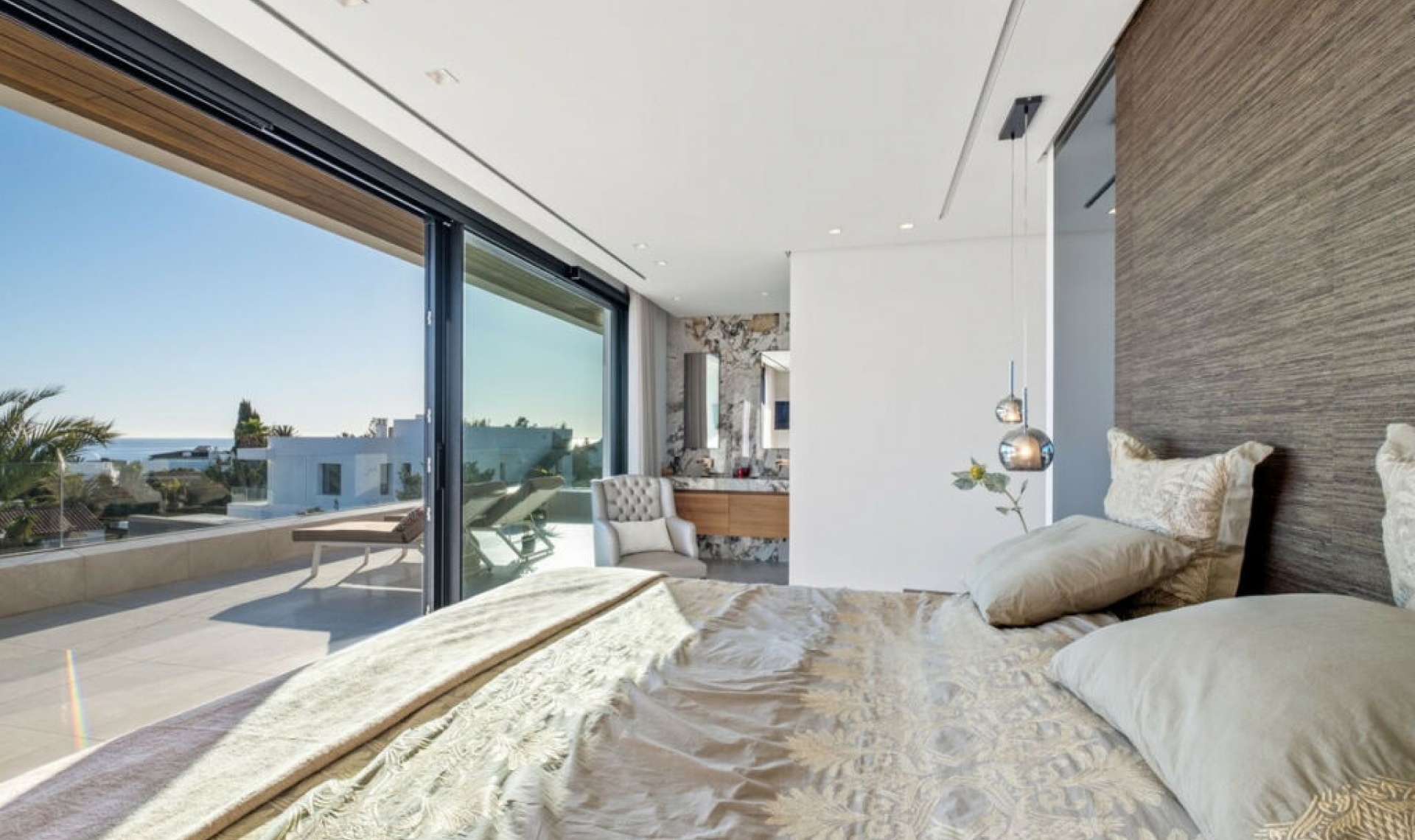 Resale - House -
Marbesa