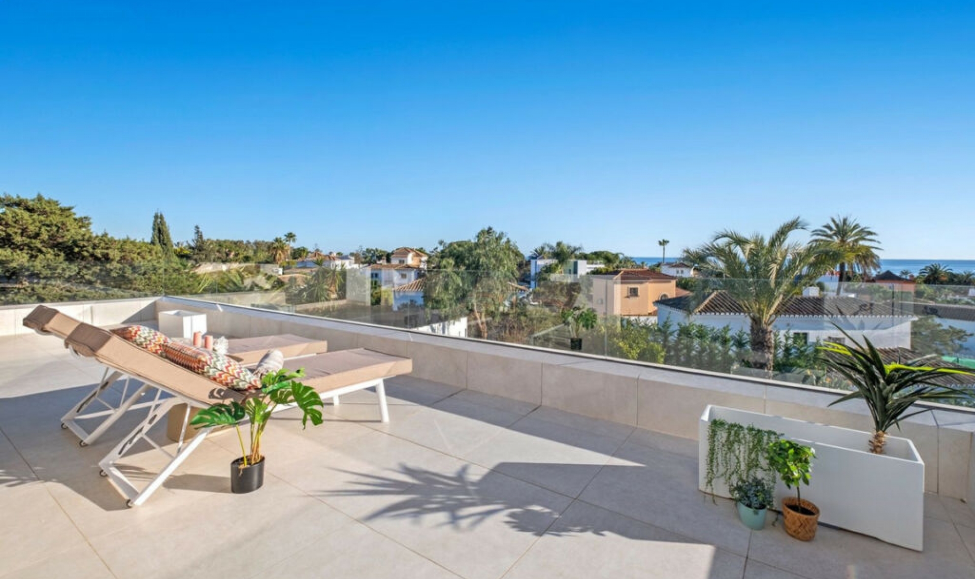 Resale - House -
Marbesa