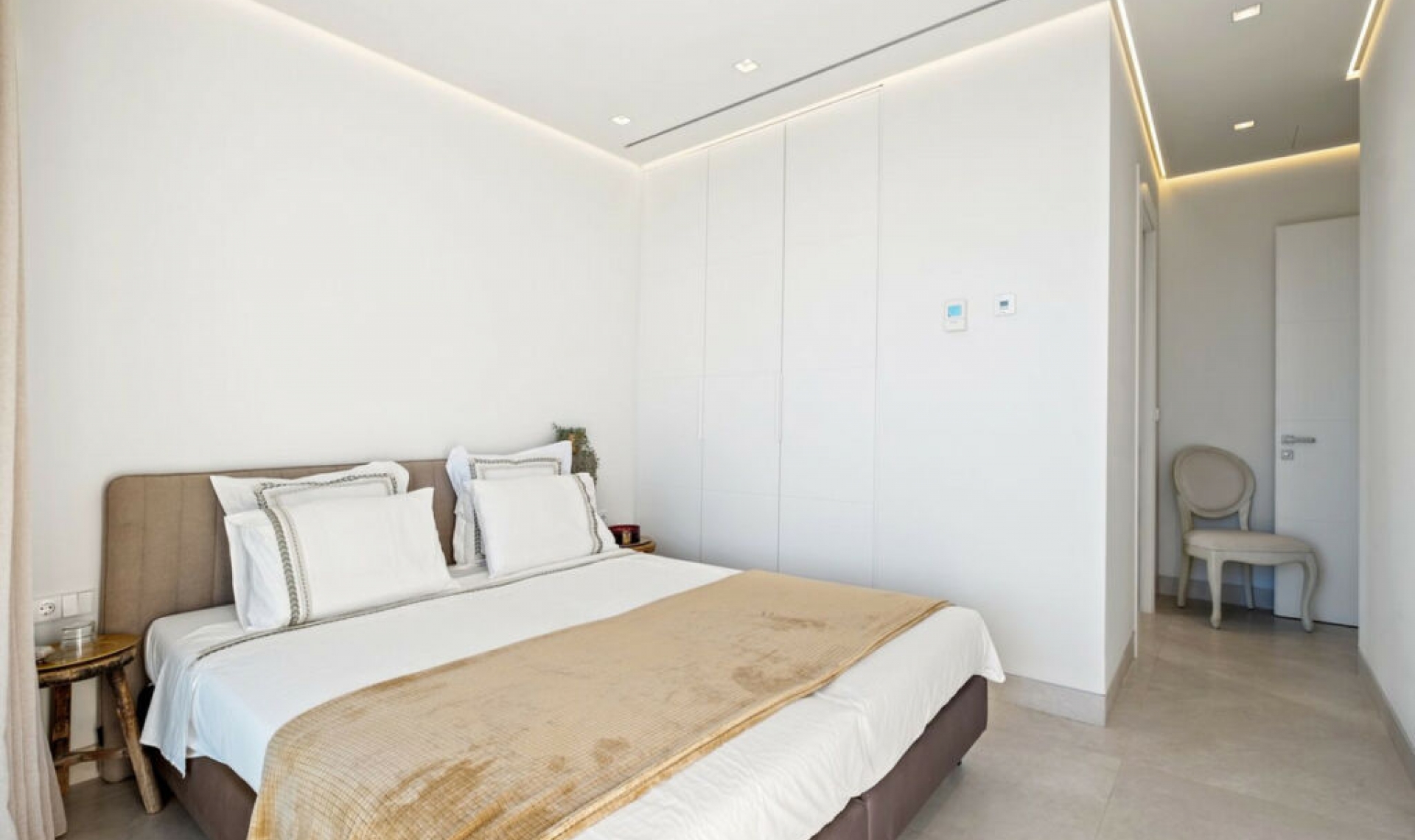 Resale - House -
Marbesa