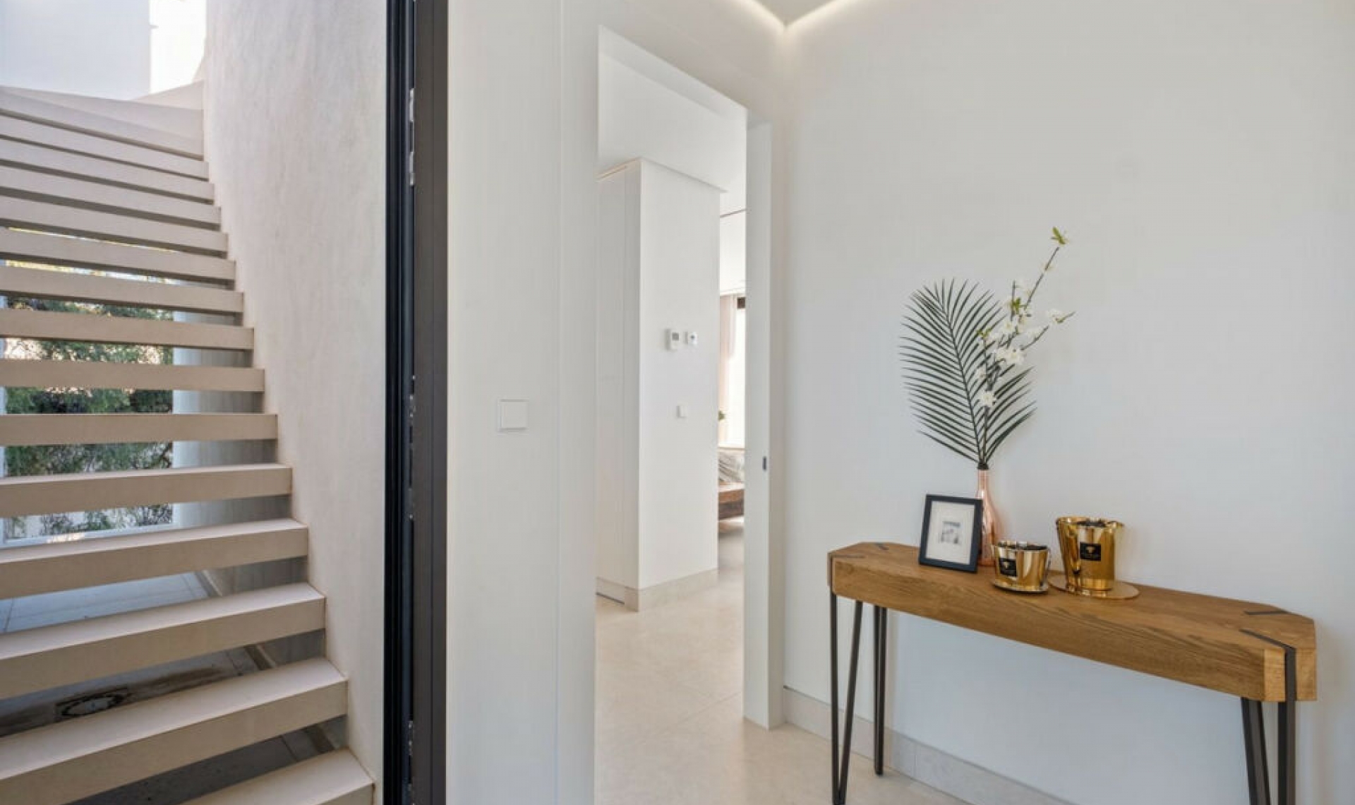 Resale - House -
Marbesa