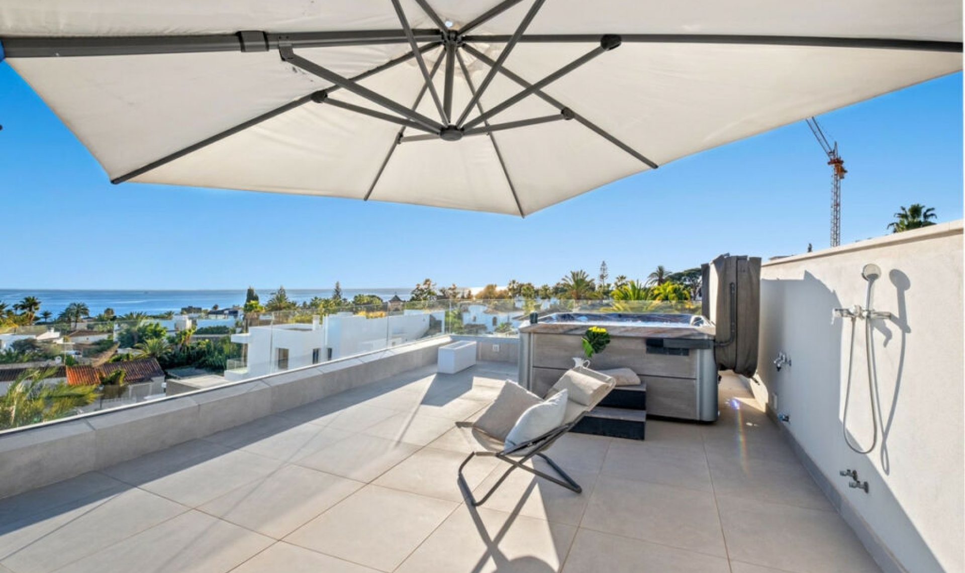 Resale - House -
Marbesa