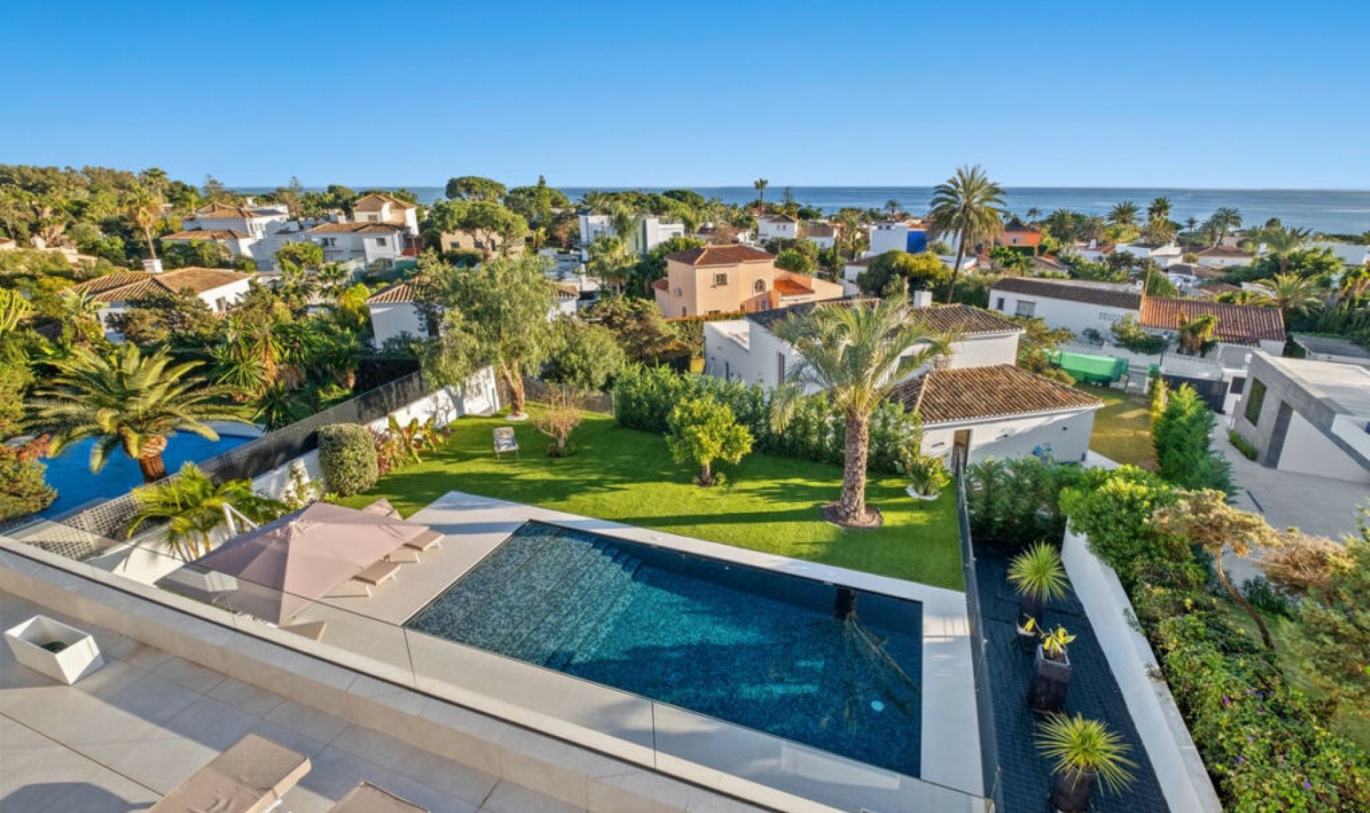 Resale - House -
Marbesa