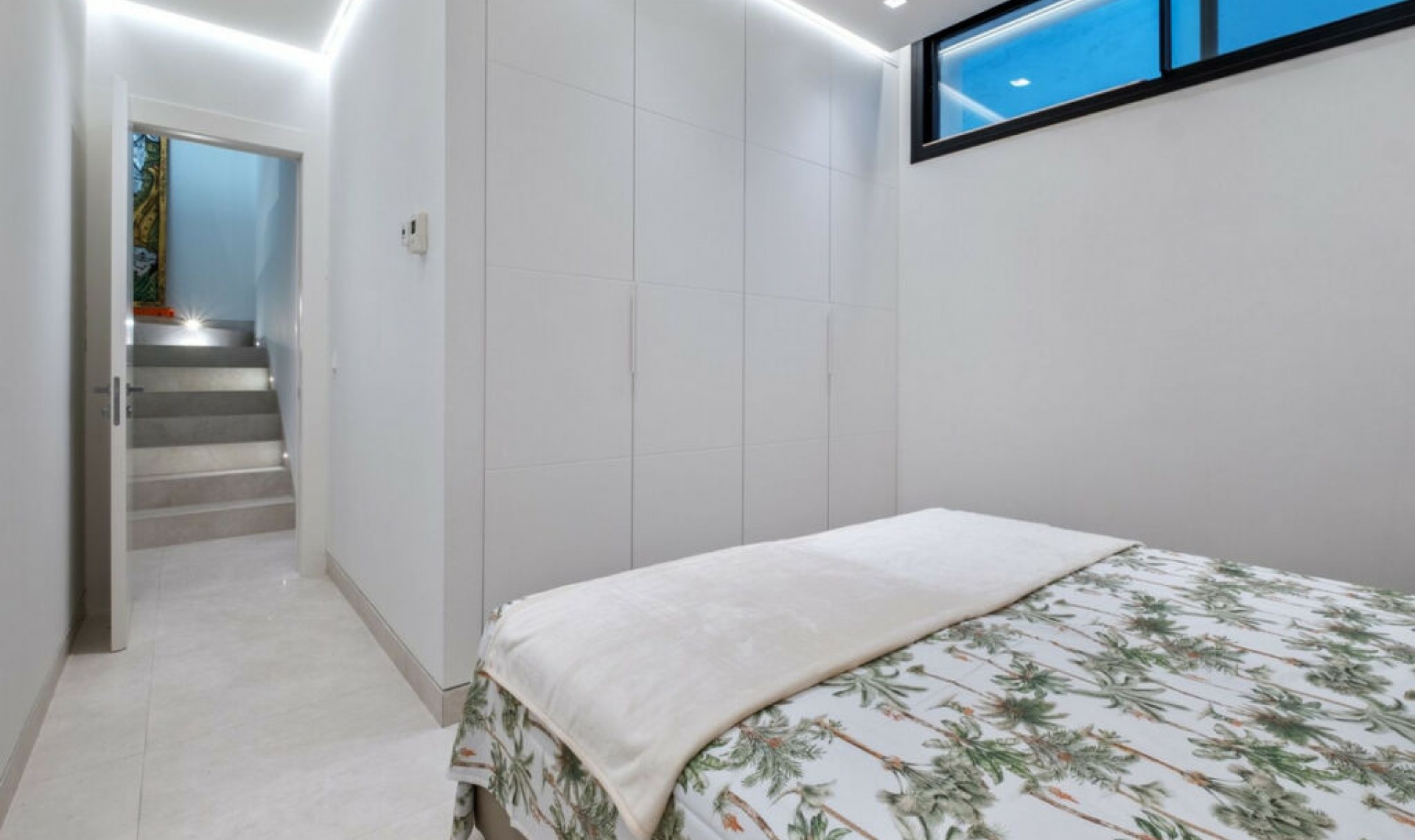 Resale - House -
Marbesa