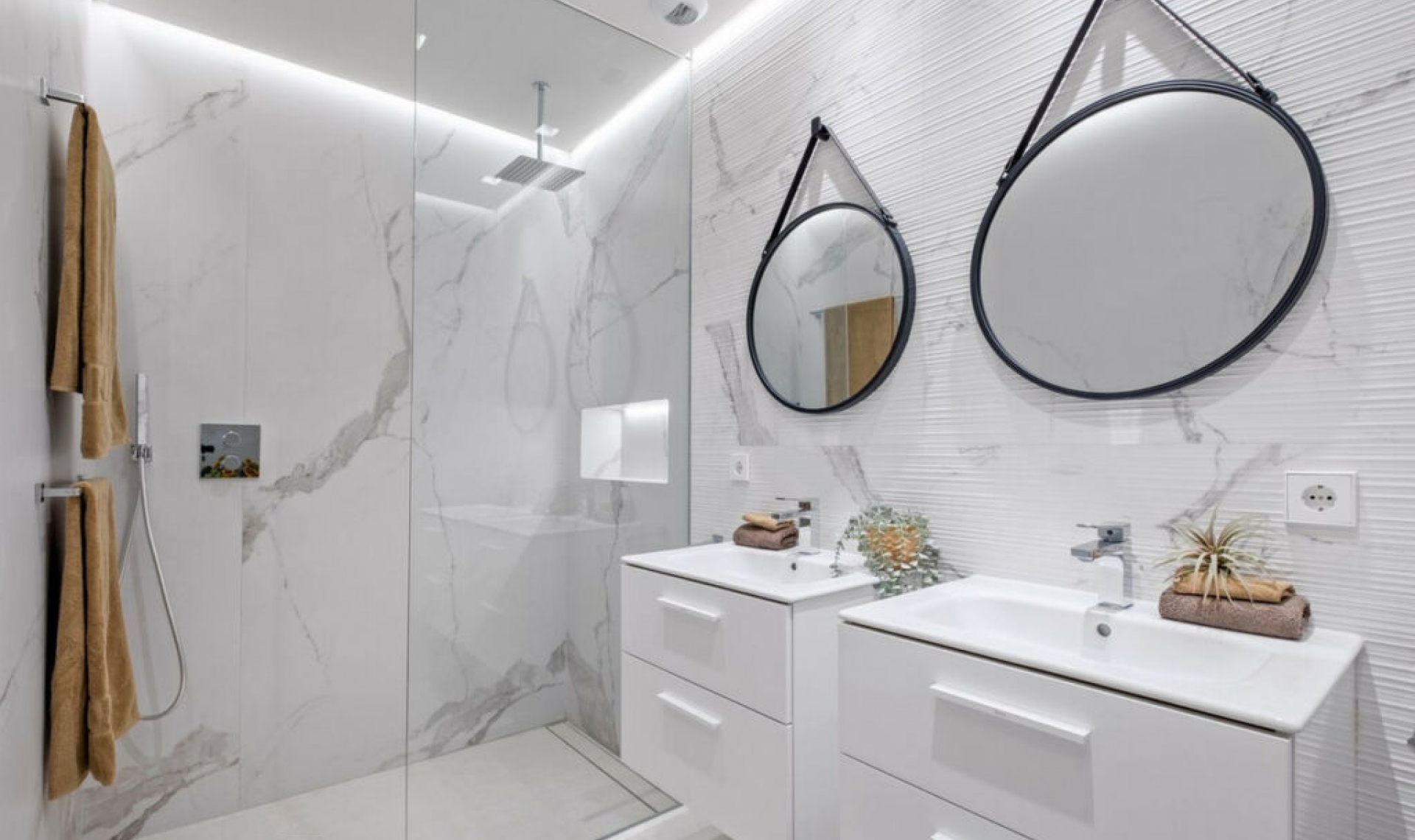 Resale - House -
Marbesa