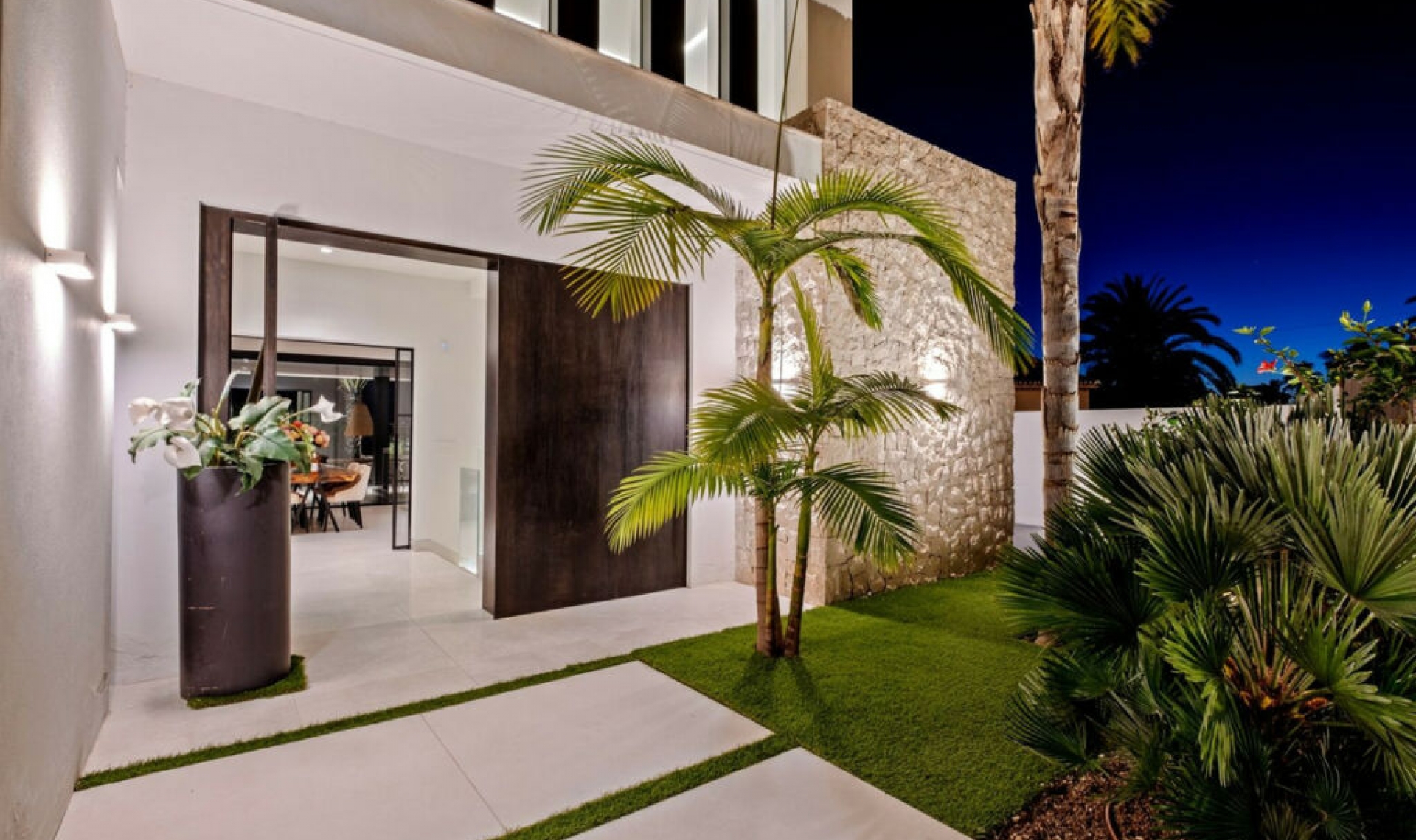 Resale - House -
Marbesa