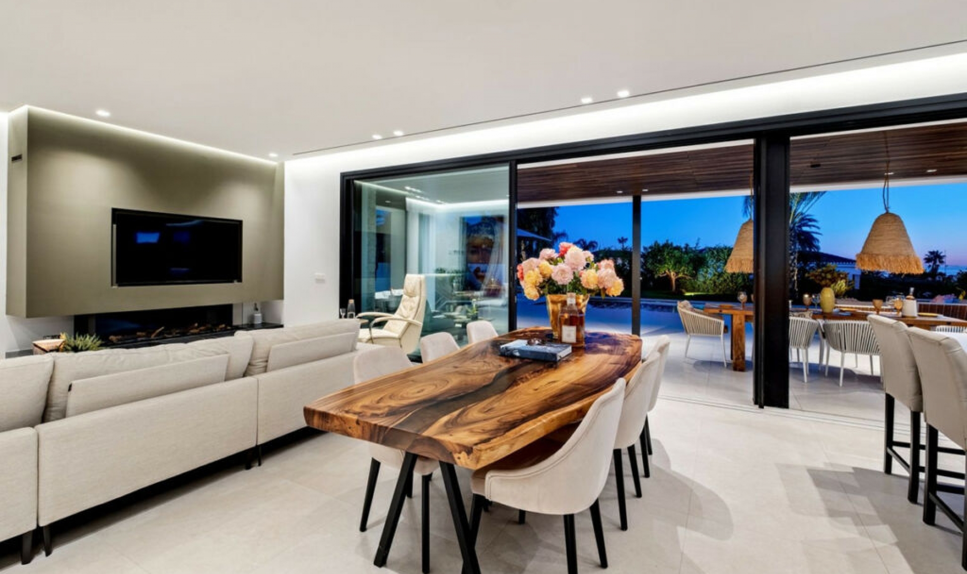 Resale - House -
Marbesa