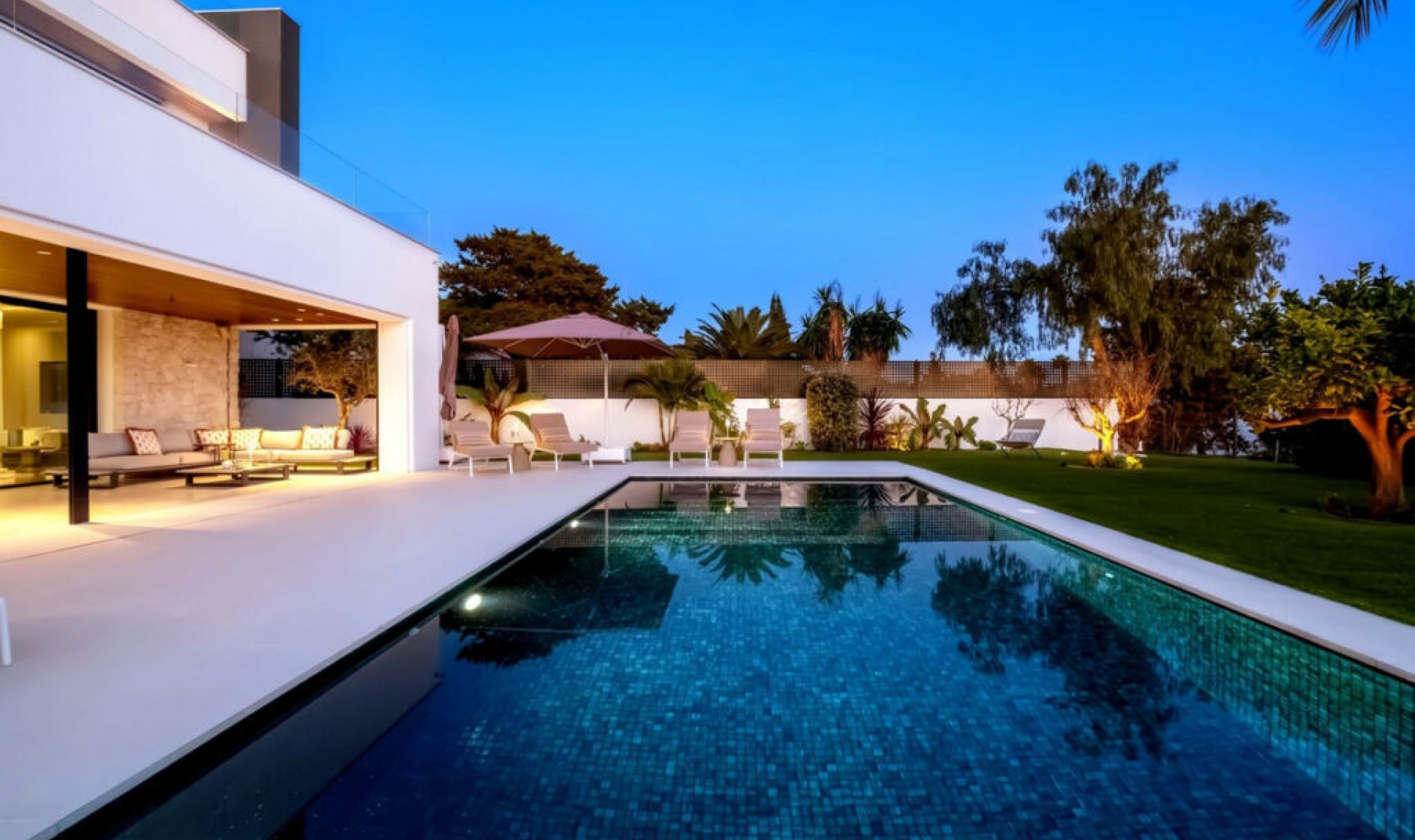 Resale - House -
Marbesa