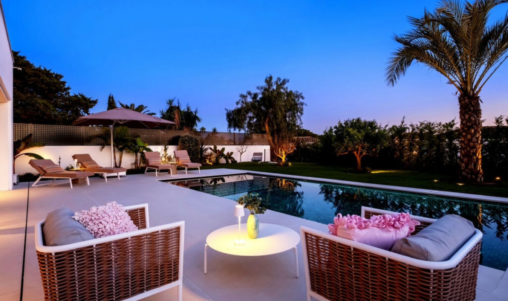 Resale - House -
Marbesa