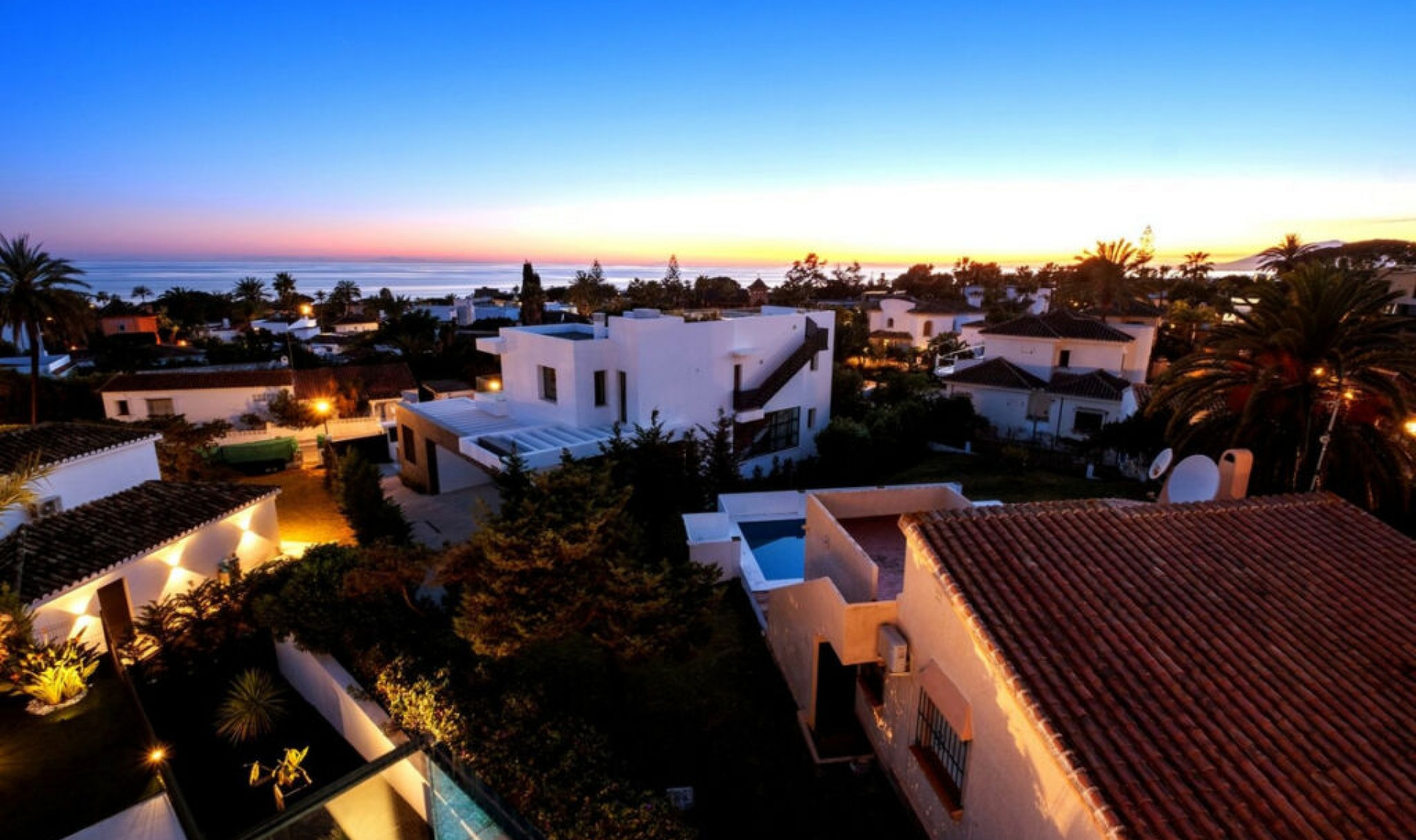 Resale - House -
Marbesa