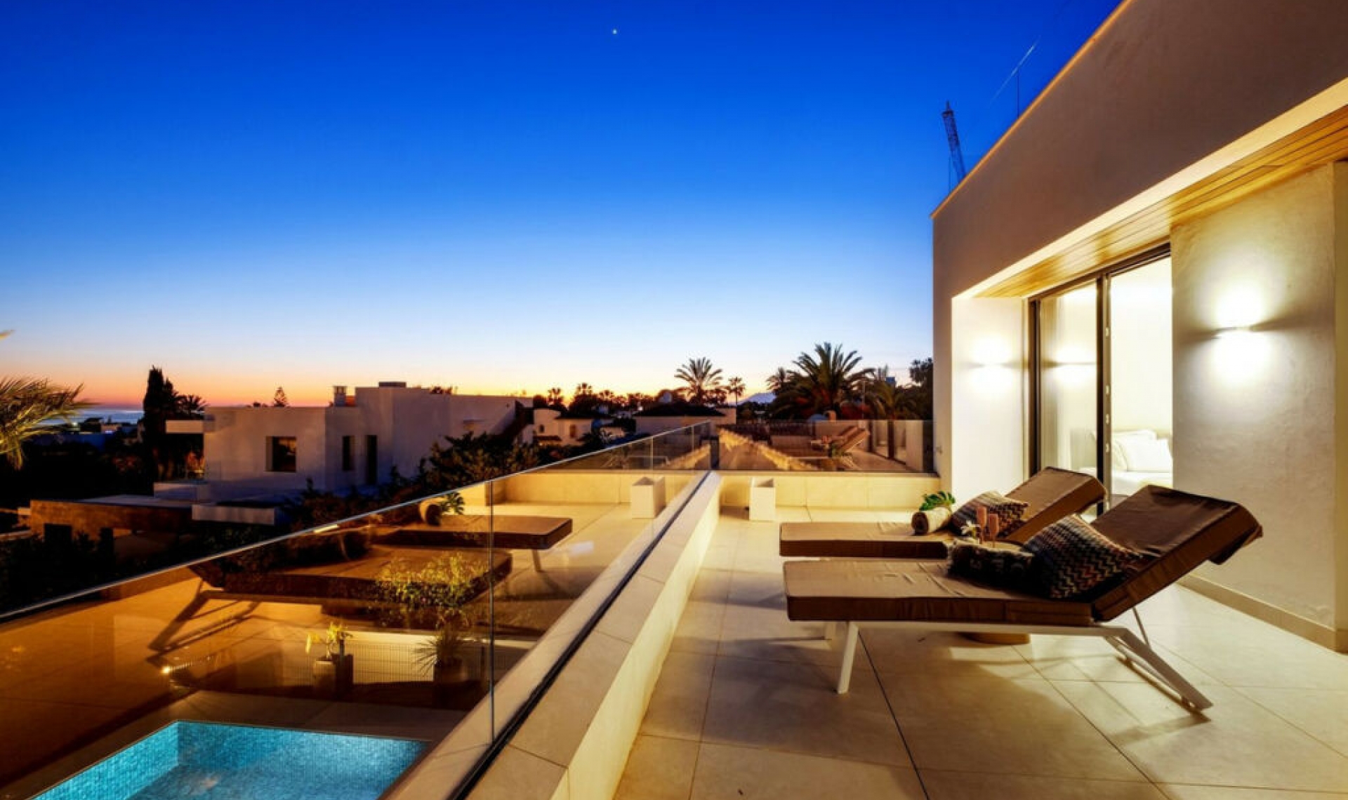 Resale - House -
Marbesa