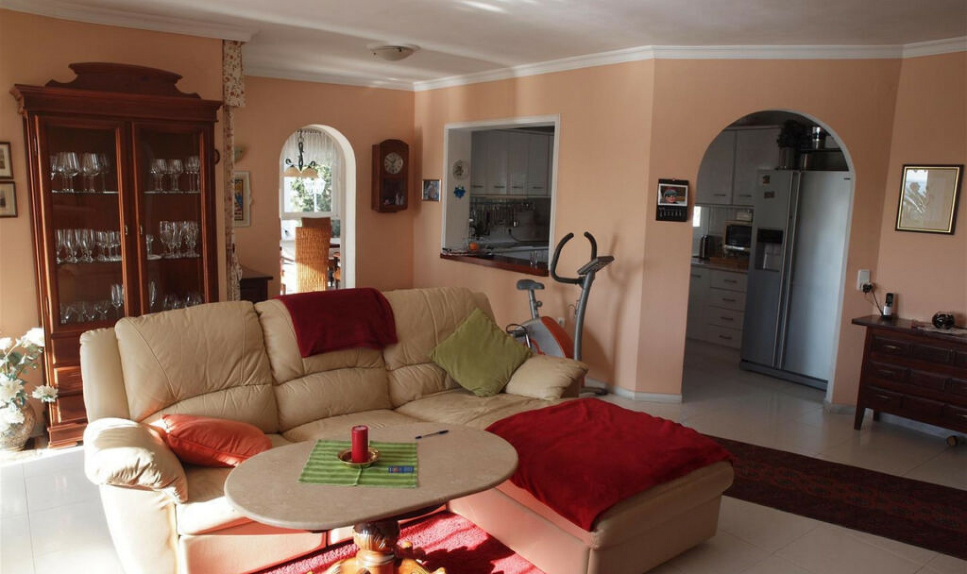 Resale - House -
Mezquitilla