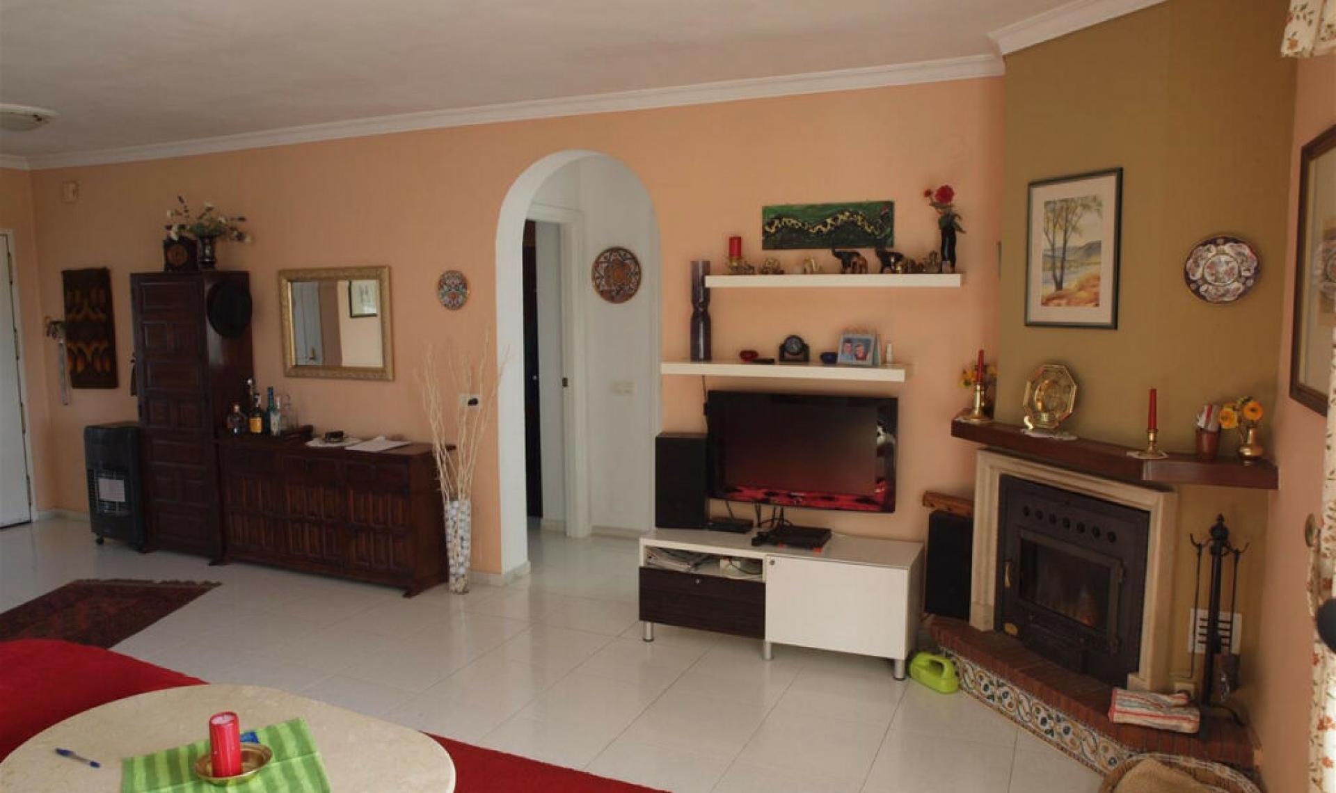 Resale - House -
Mezquitilla