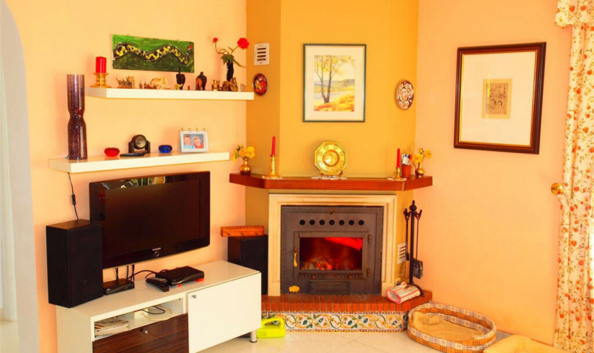 Resale - House -
Mezquitilla