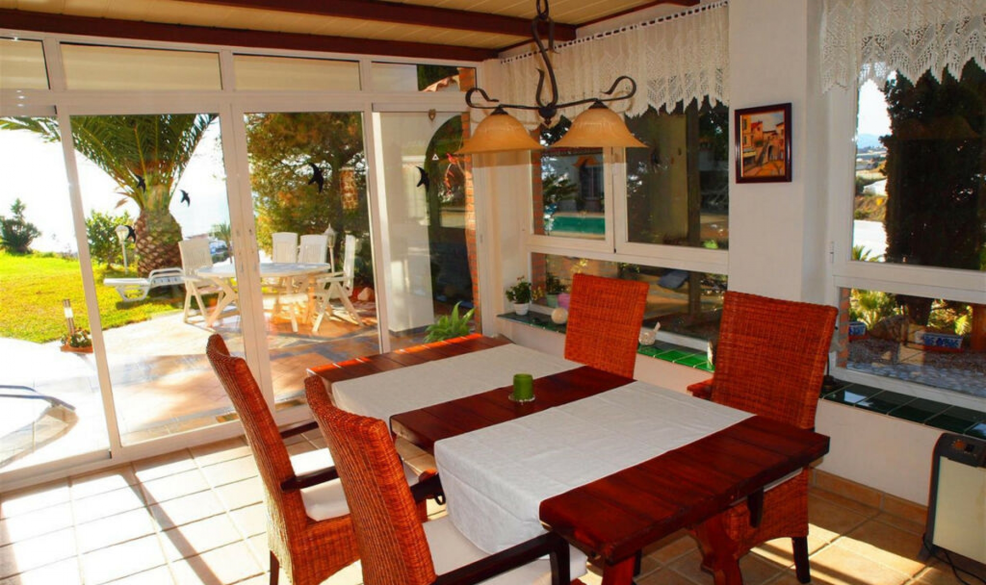 Resale - House -
Mezquitilla