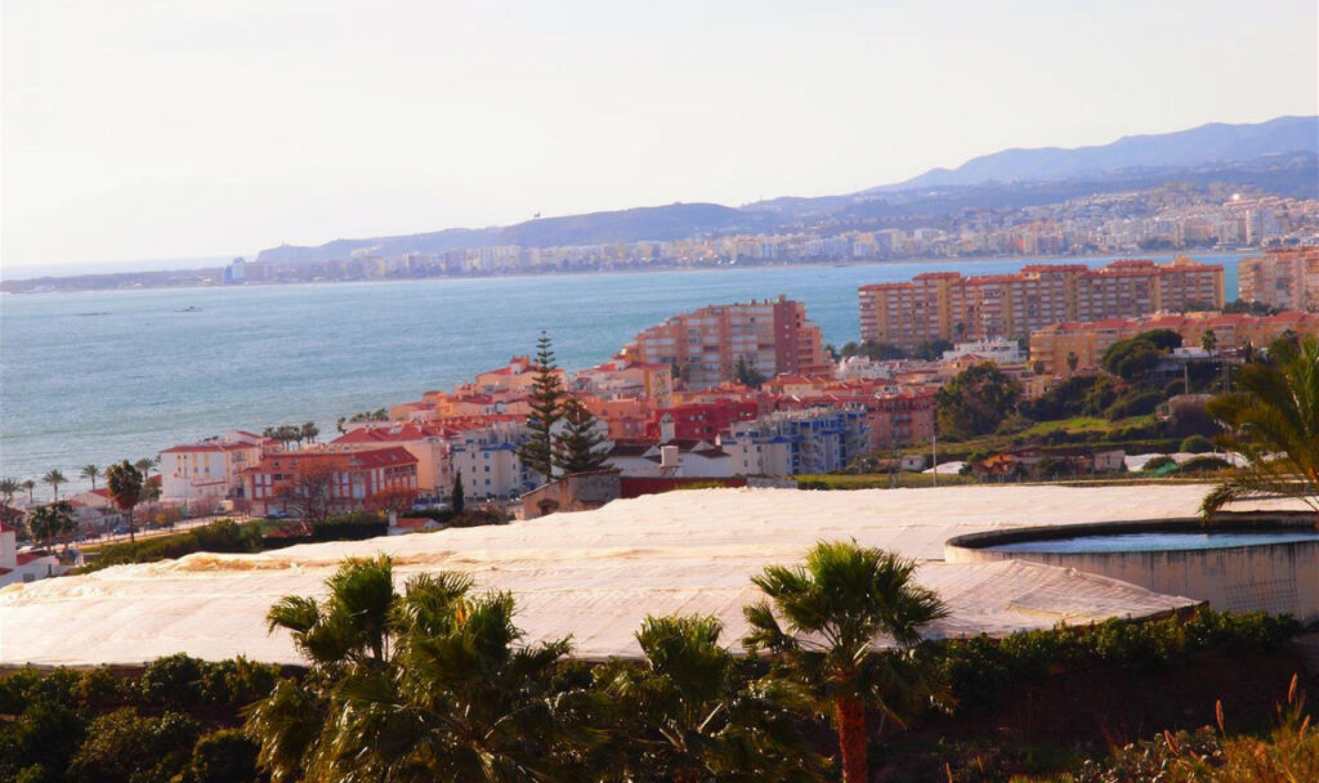 Resale - House -
Mezquitilla