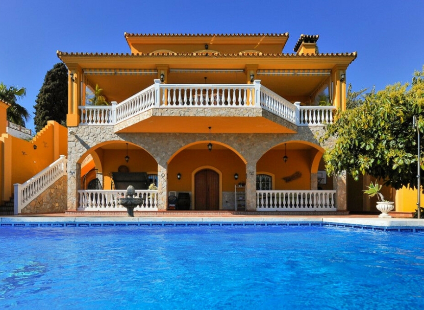 Resale - House -
Mijas Costa