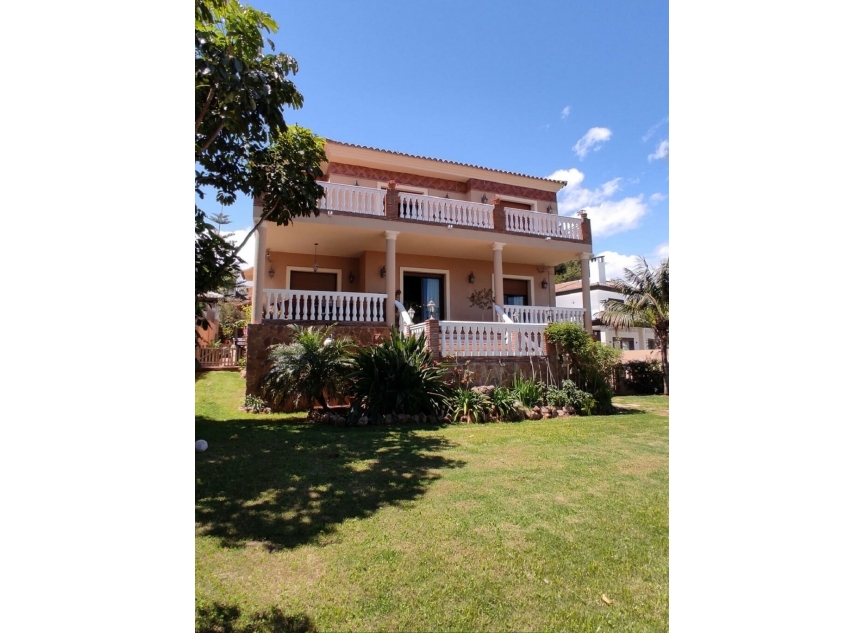 Resale - House -
Mijas Costa